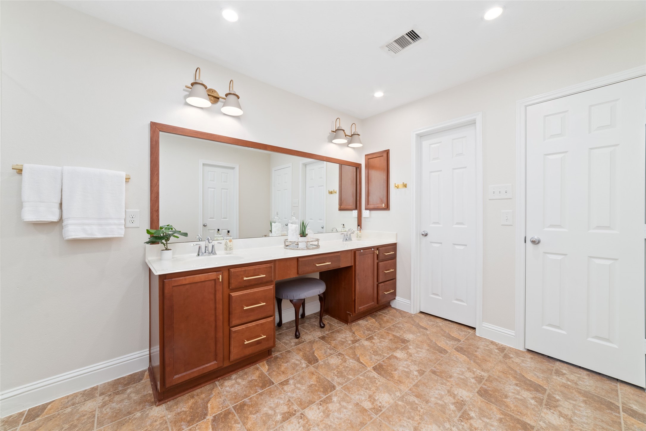 16110 Peach Bluff Lane Property Photo 22