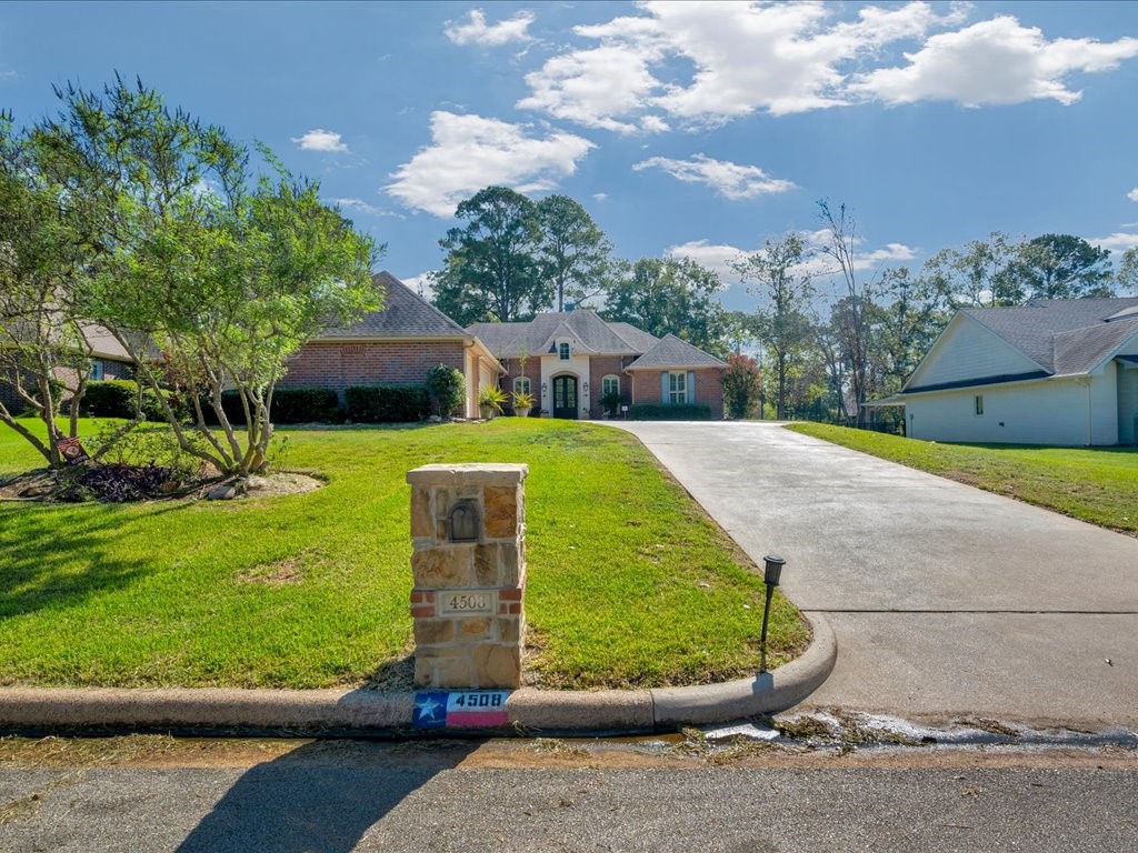 4508 Champions Drive Property Photo 2