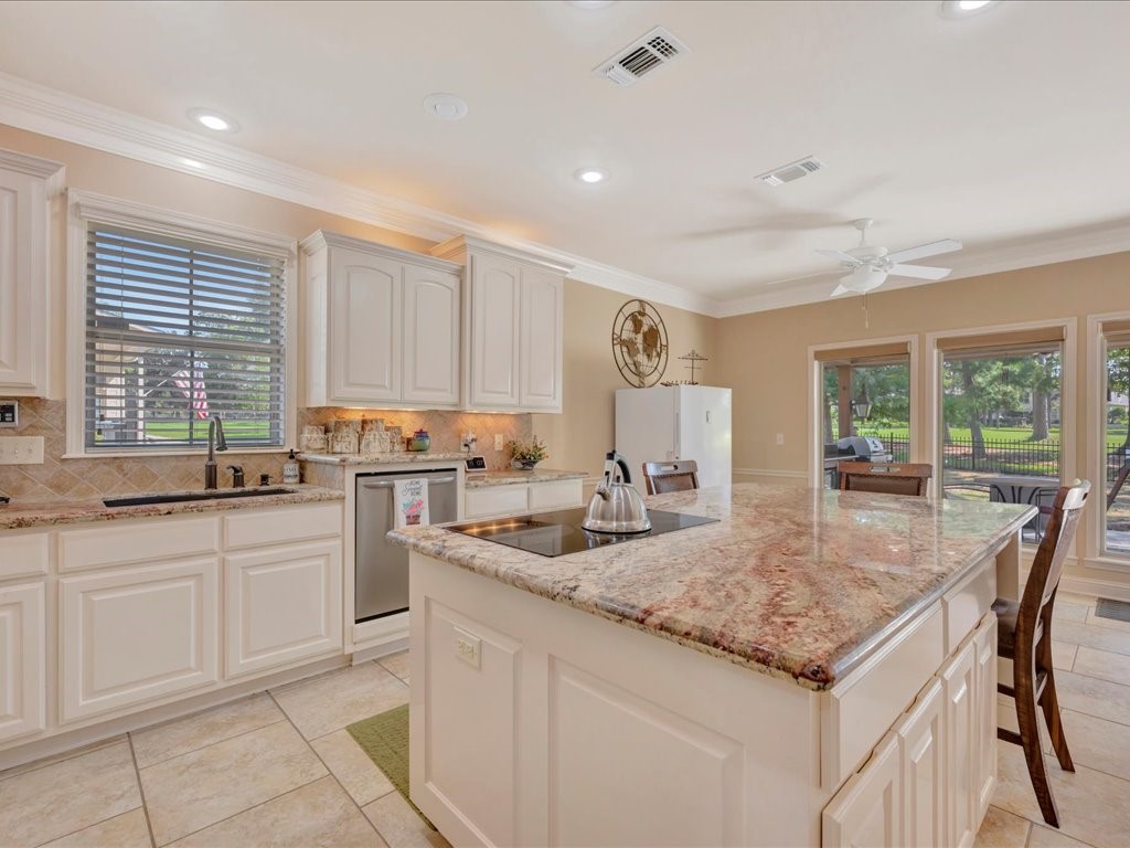 4508 Champions Drive Property Photo 10