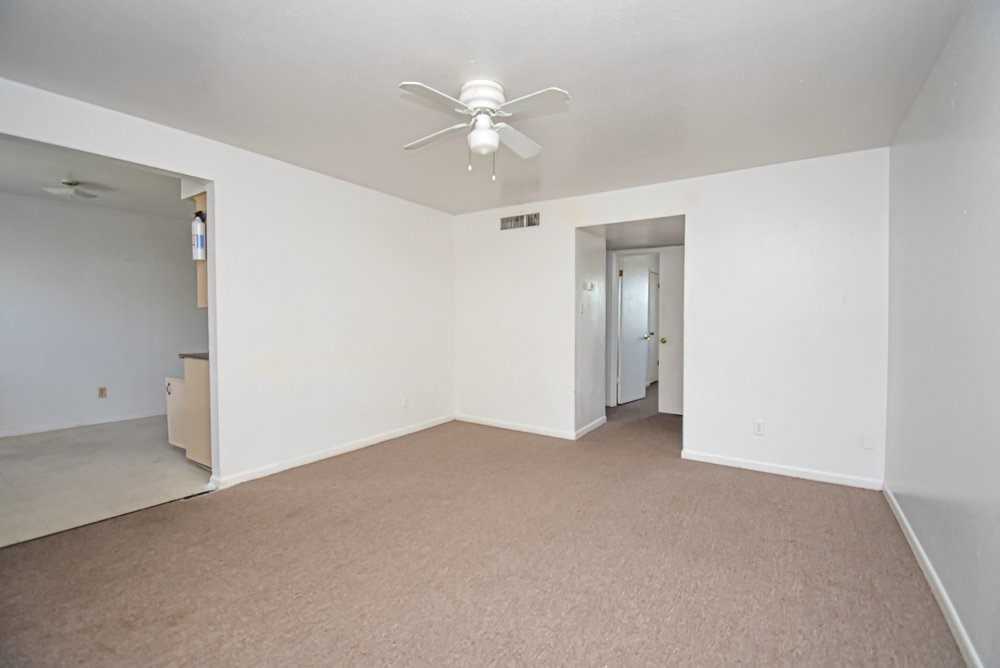 20 S Mechanic St Property Photo 5