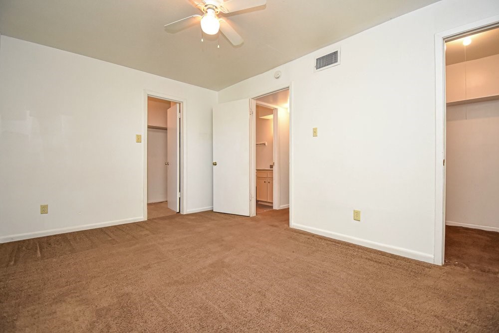 20 S Mechanic St Property Photo 8