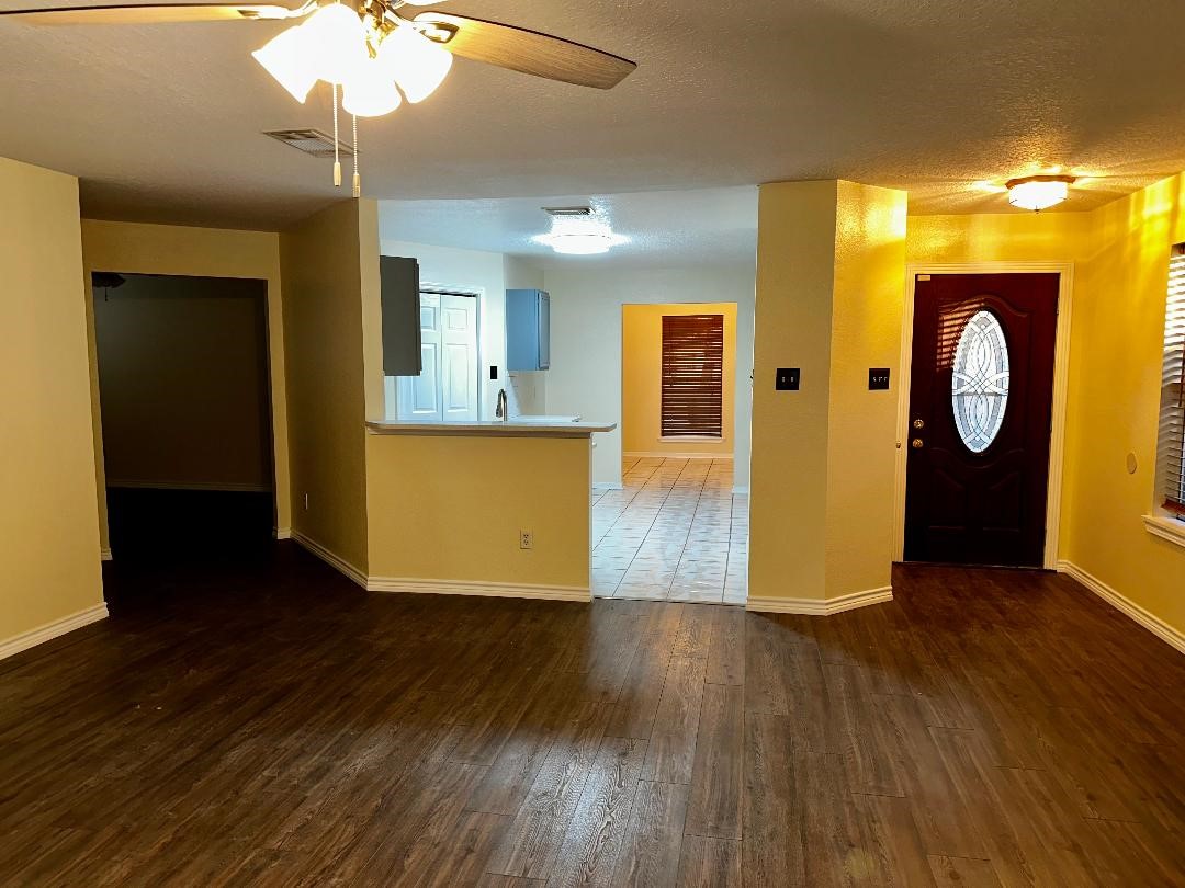 1375 Hitchin Lane Property Photo 4