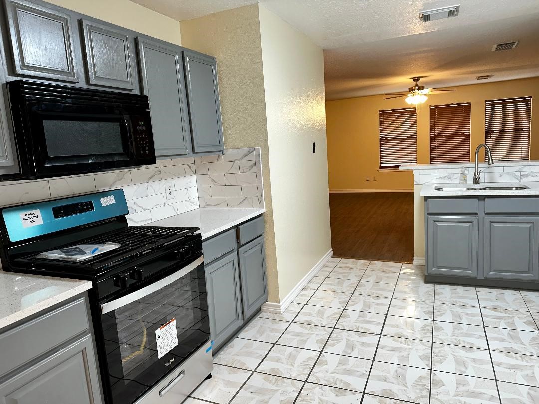 1375 Hitchin Lane Property Photo 5