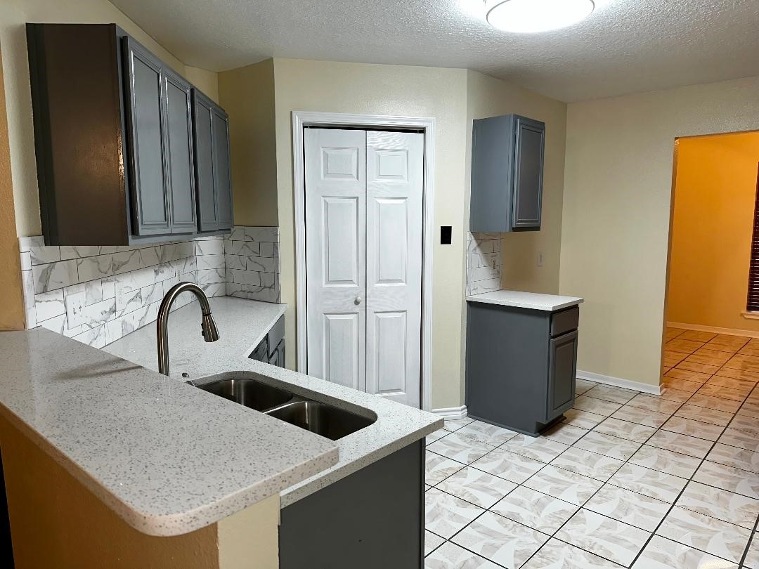 1375 Hitchin Lane Property Photo 7