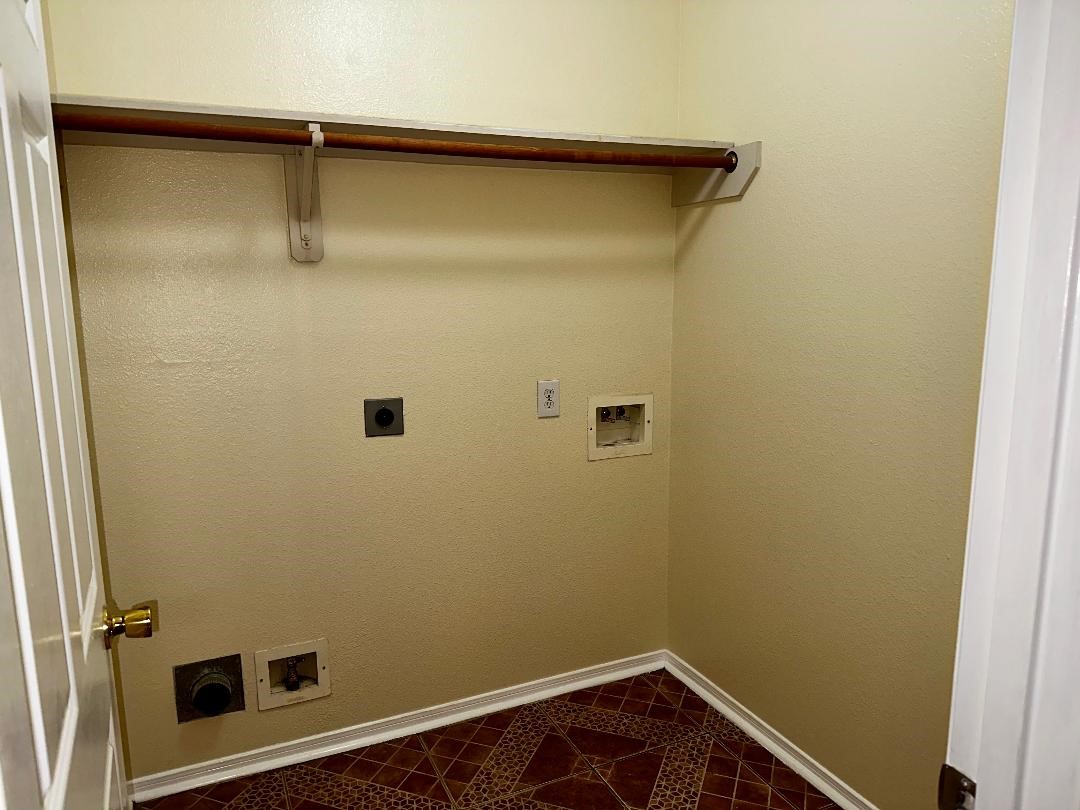 1375 Hitchin Lane Property Photo 27