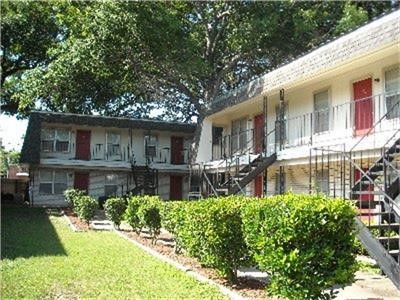 499 W San Antonio Property Photo 2