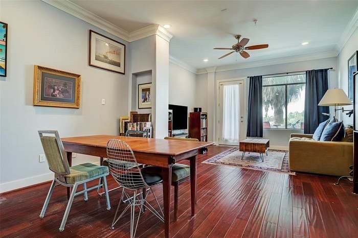 510 Lovett Boulevard 403 Property Photo 5