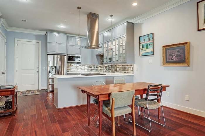 510 Lovett Boulevard 403 Property Photo 6