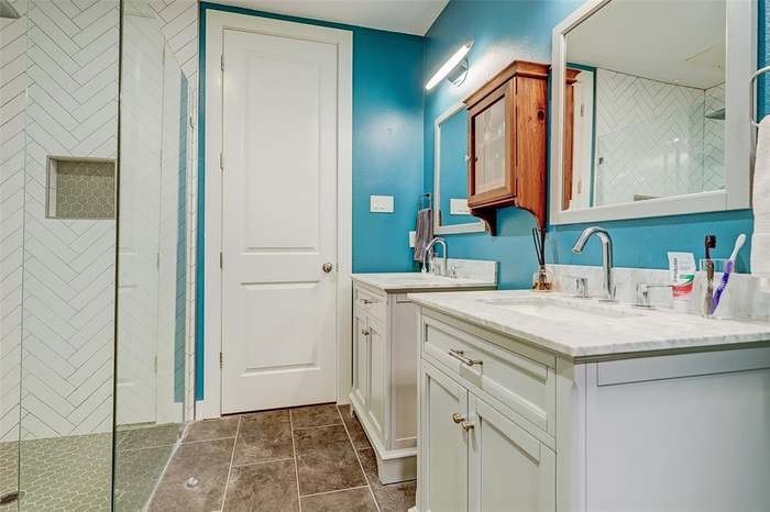 510 Lovett Boulevard 403 Property Photo 13