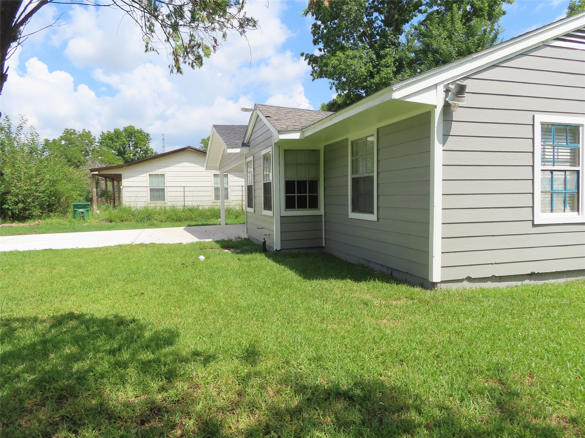 705 Baca Street Property Photo 2