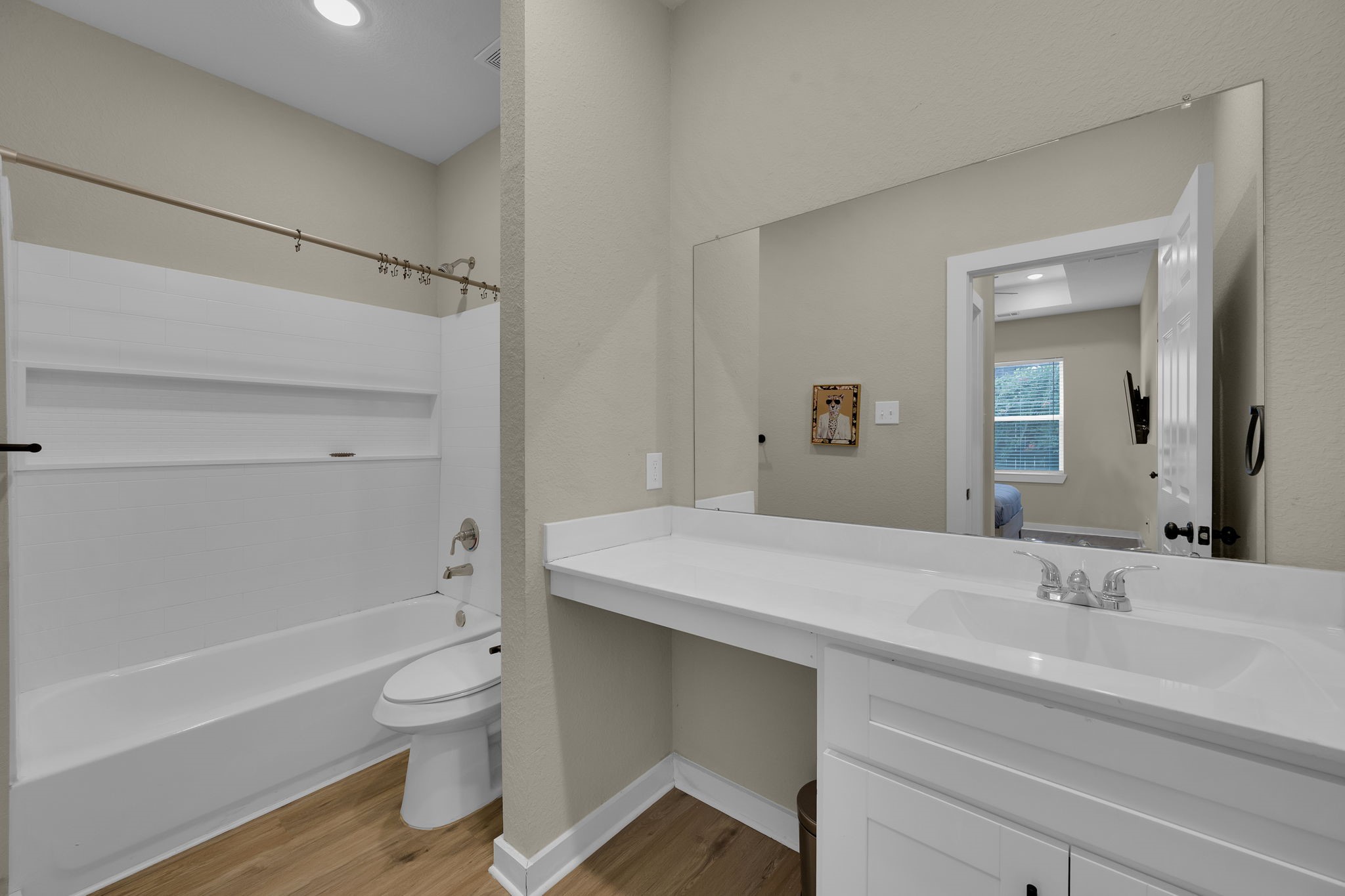 10317 Lake Road 6b Property Photo 12