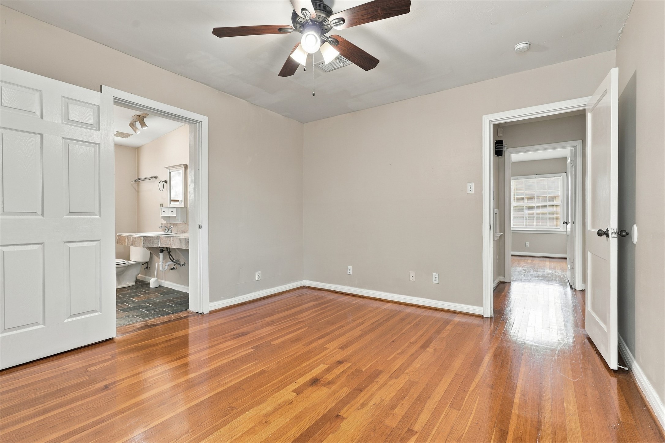 4505 Larch Lane B Property Photo 17
