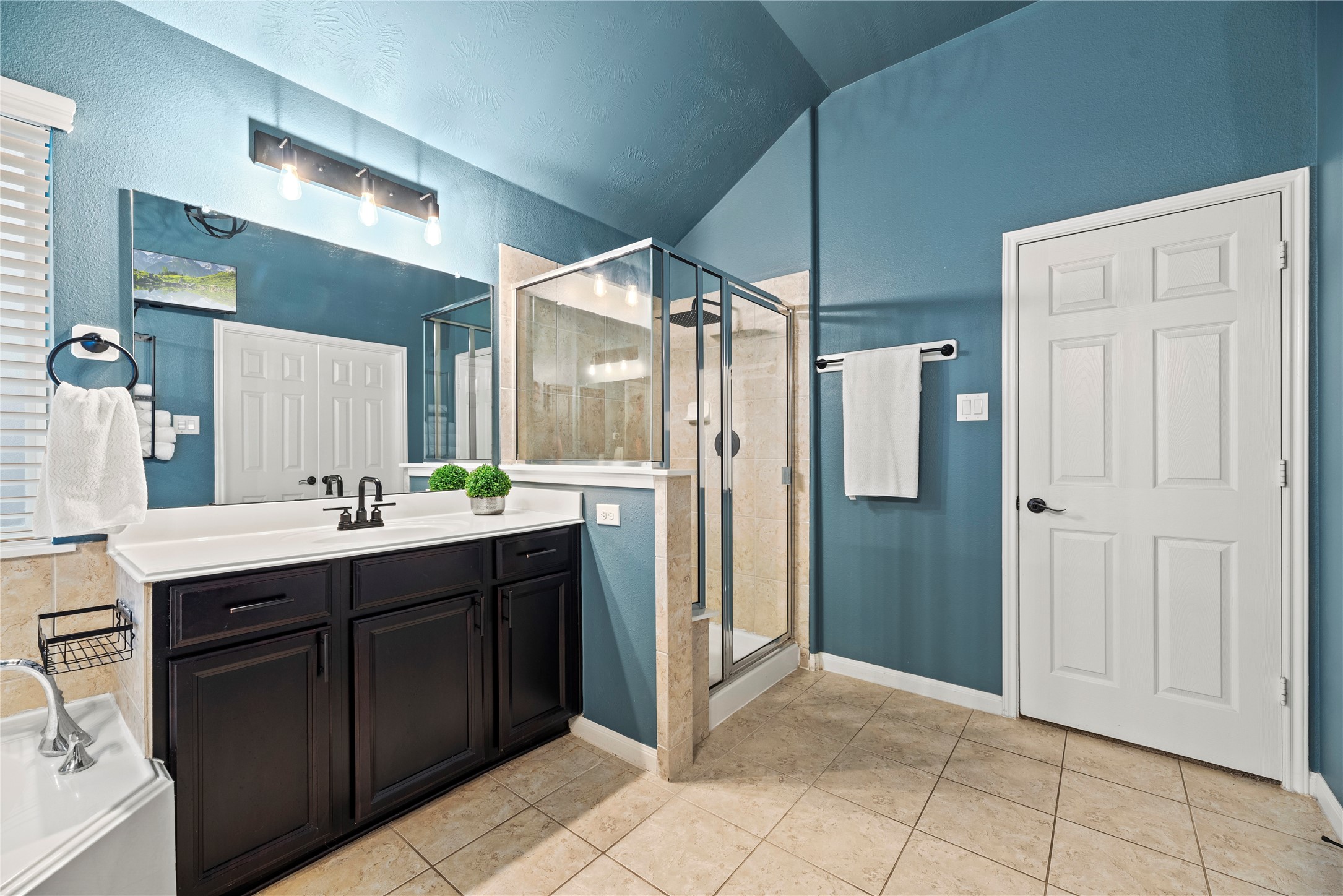 3106 London Lane Property Photo 18