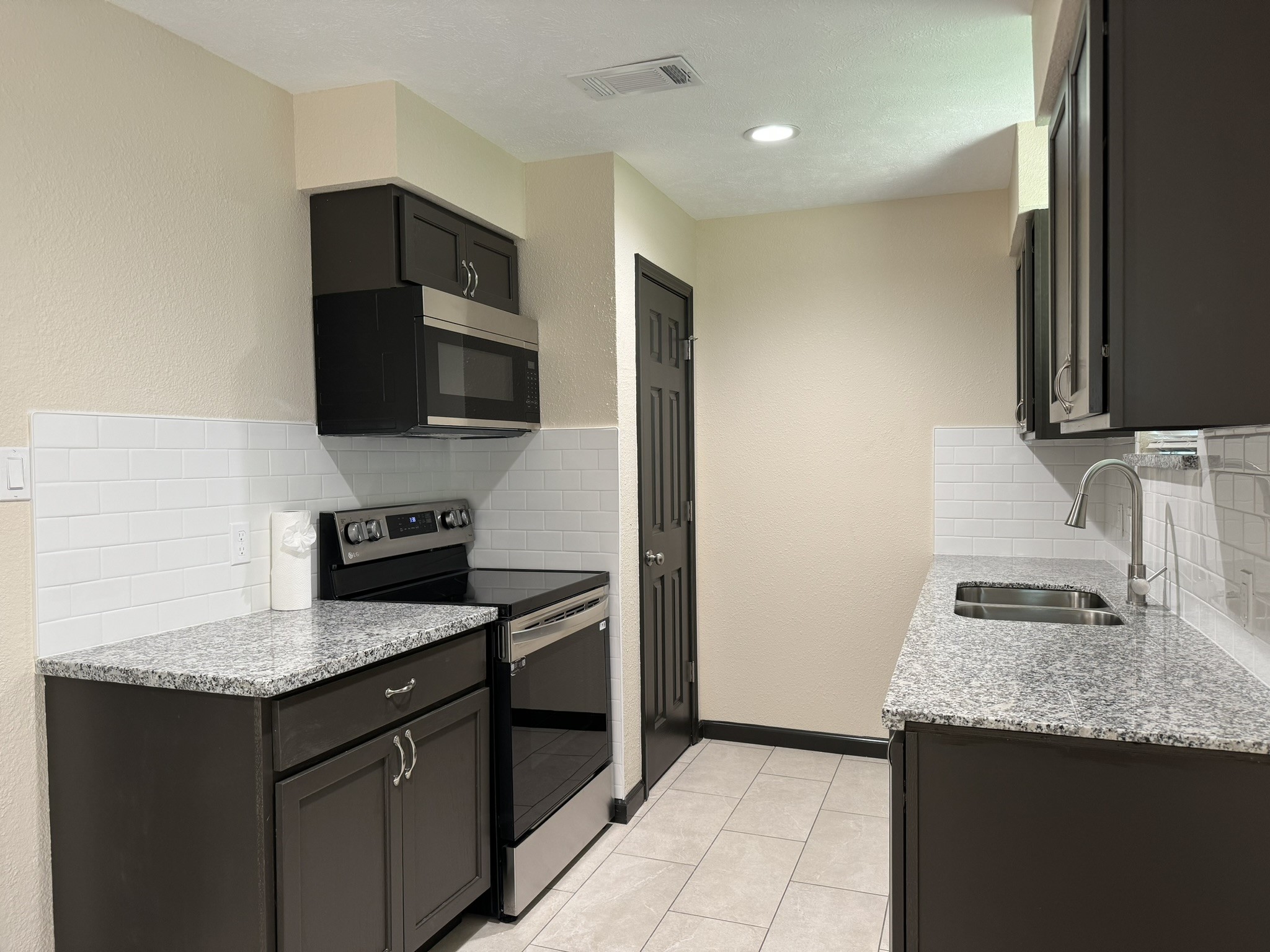 16806 Tibet Road Property Photo 3
