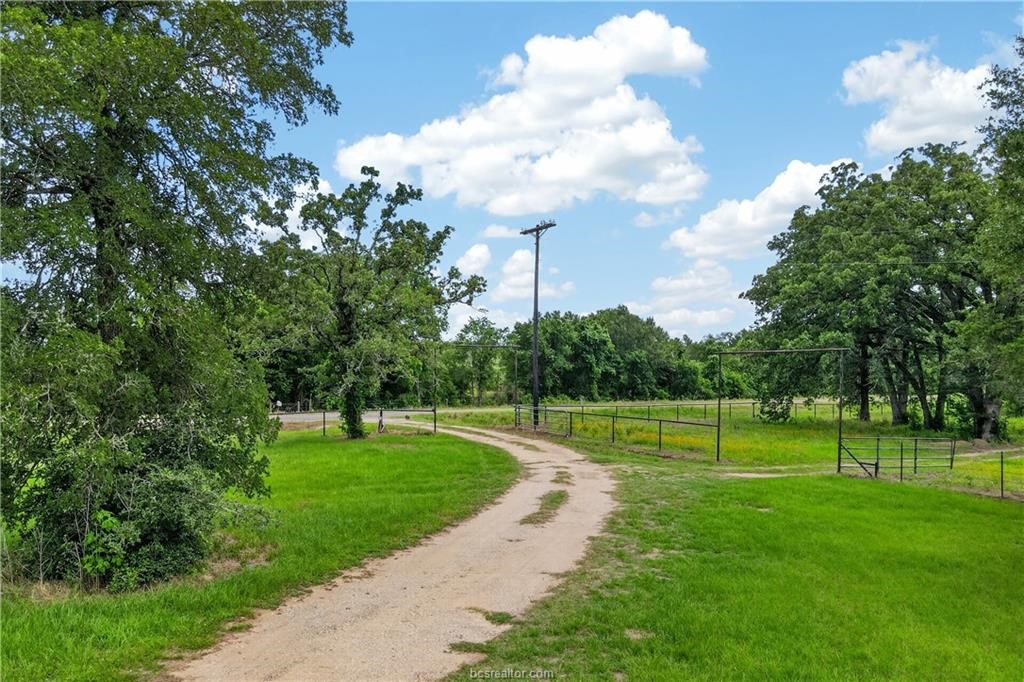 11648 Fm 2000 Property Photo 28