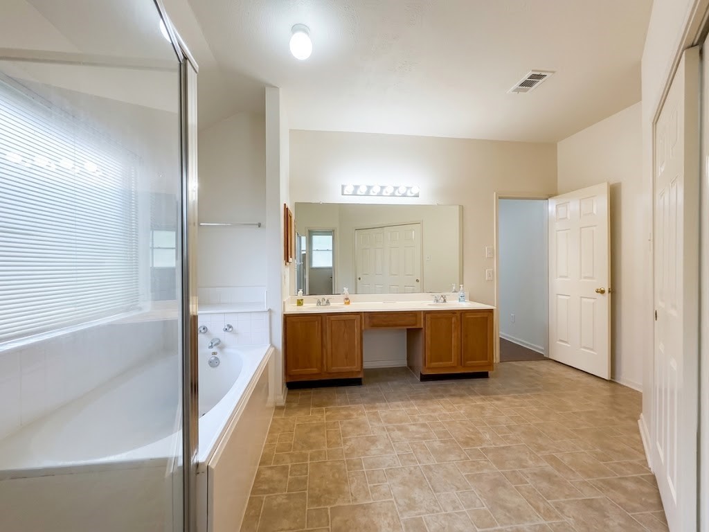 2710 Glen Cullen Lane Property Photo 12