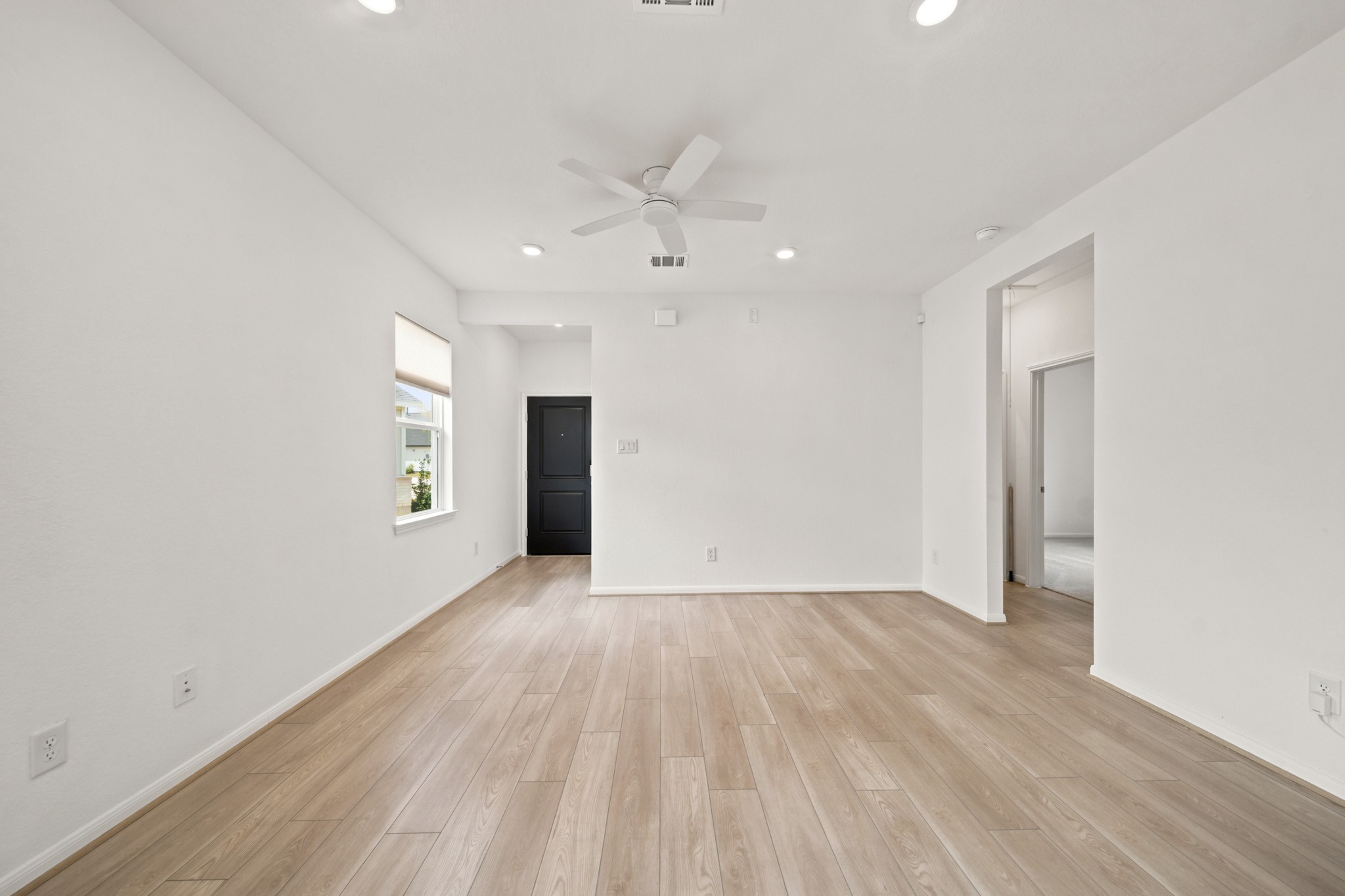 8006 Magnolia Prairie Lane Property Photo 6