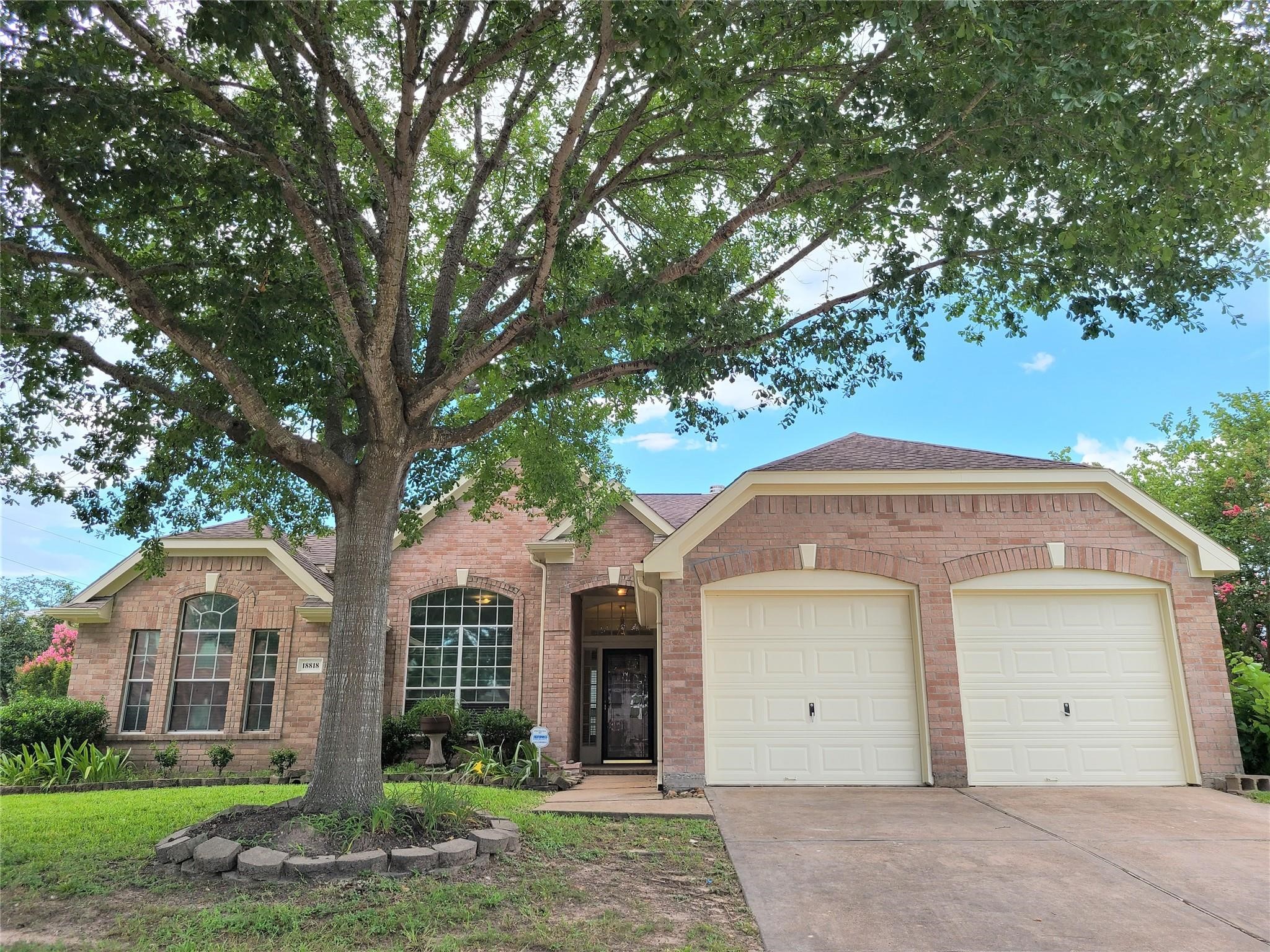 18818 Harbor Key Circle Property Photo 1