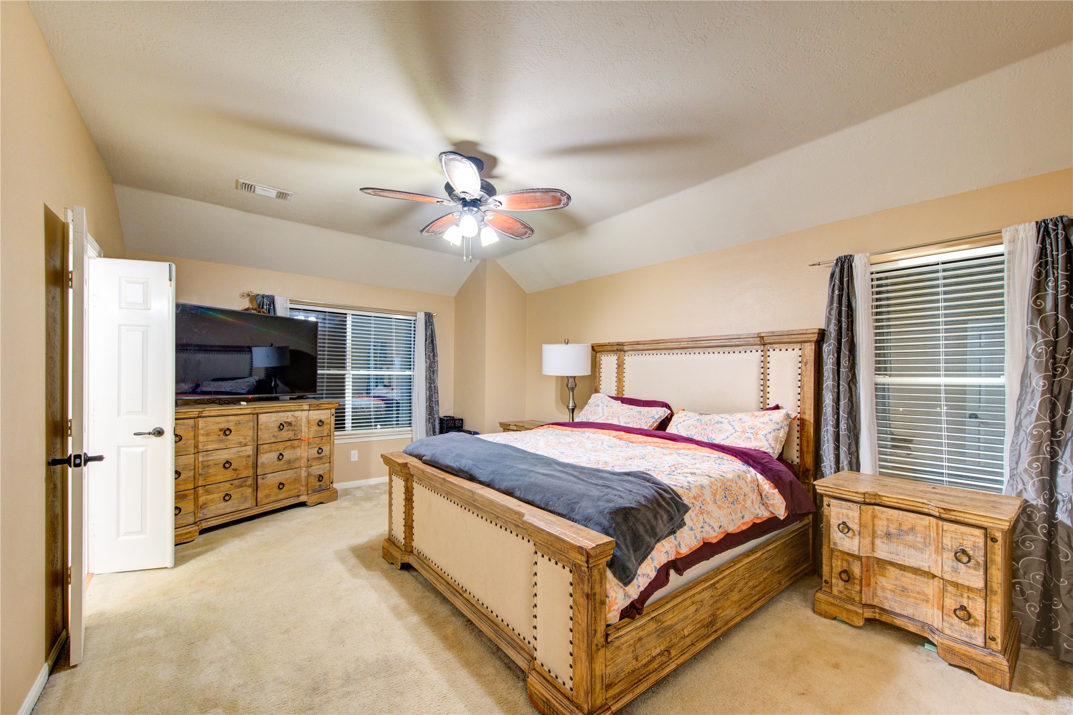 14703 Huntmont Drive Property Photo 14