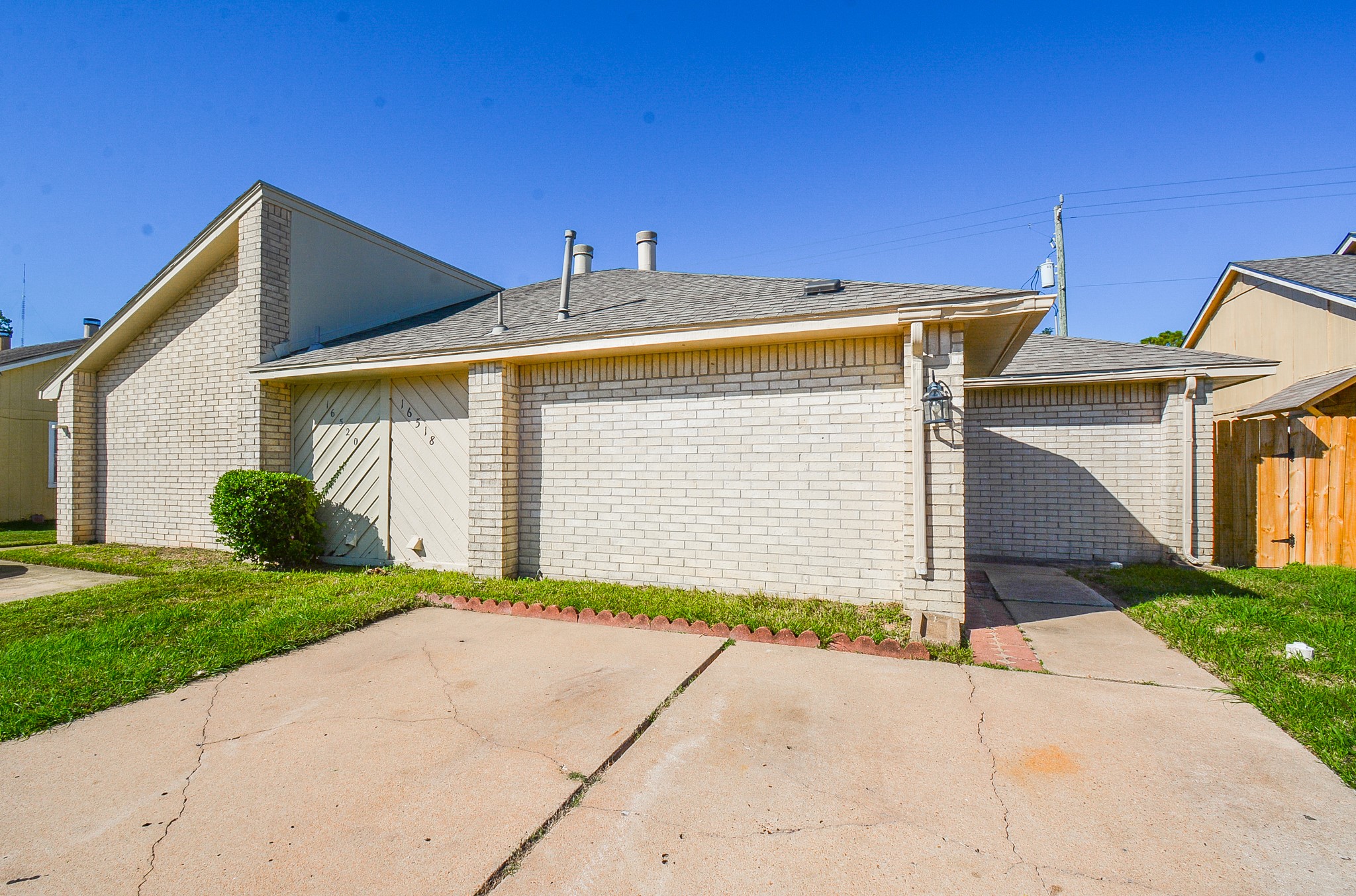 16518 Monte Carlo Lane Property Photo 3