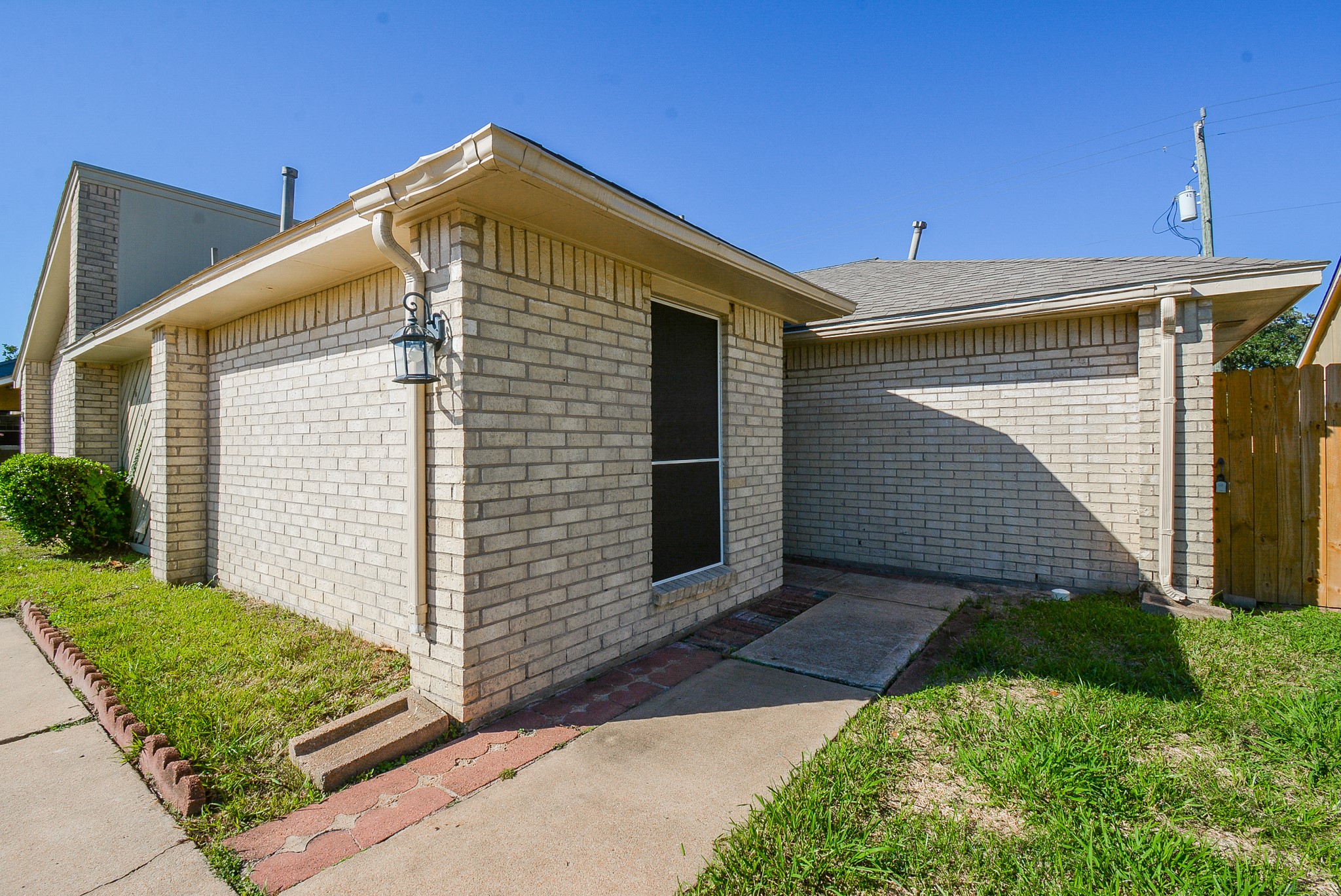 16518 Monte Carlo Lane Property Photo 4
