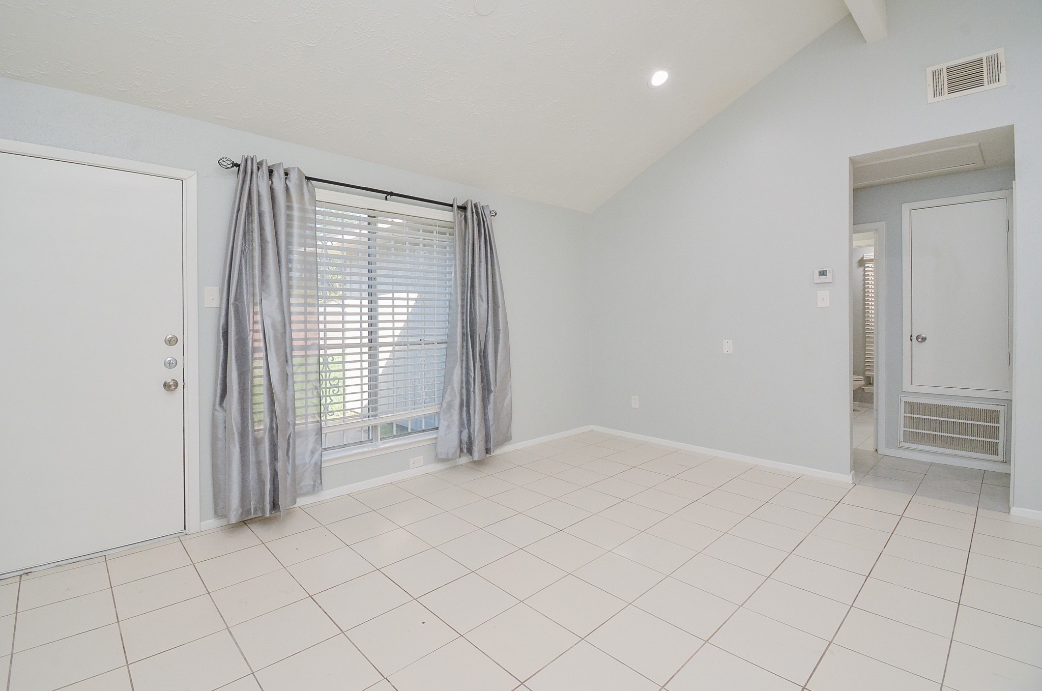 16518 Monte Carlo Lane Property Photo 8