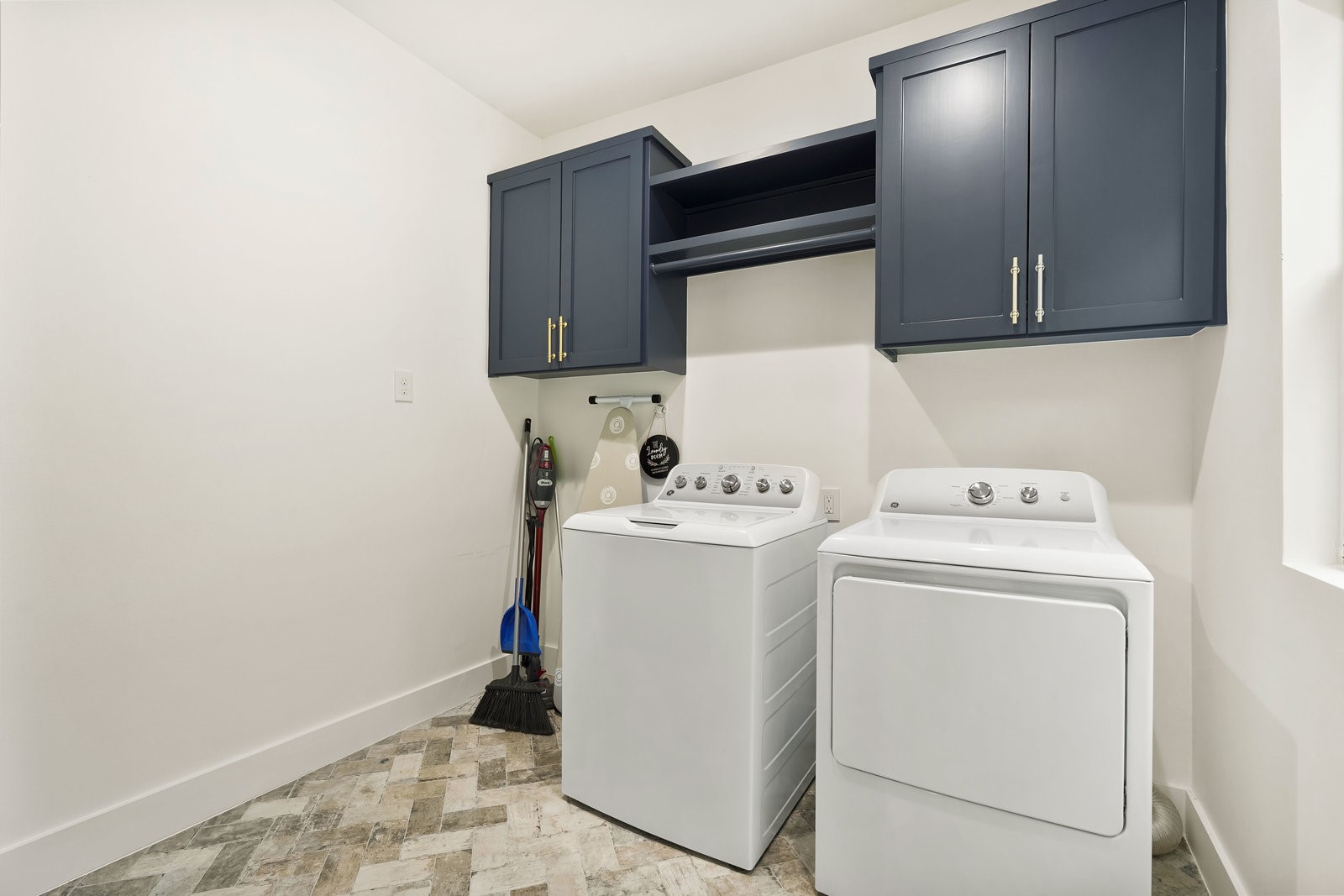 3327 Freshmeadows Drive Property Photo 17