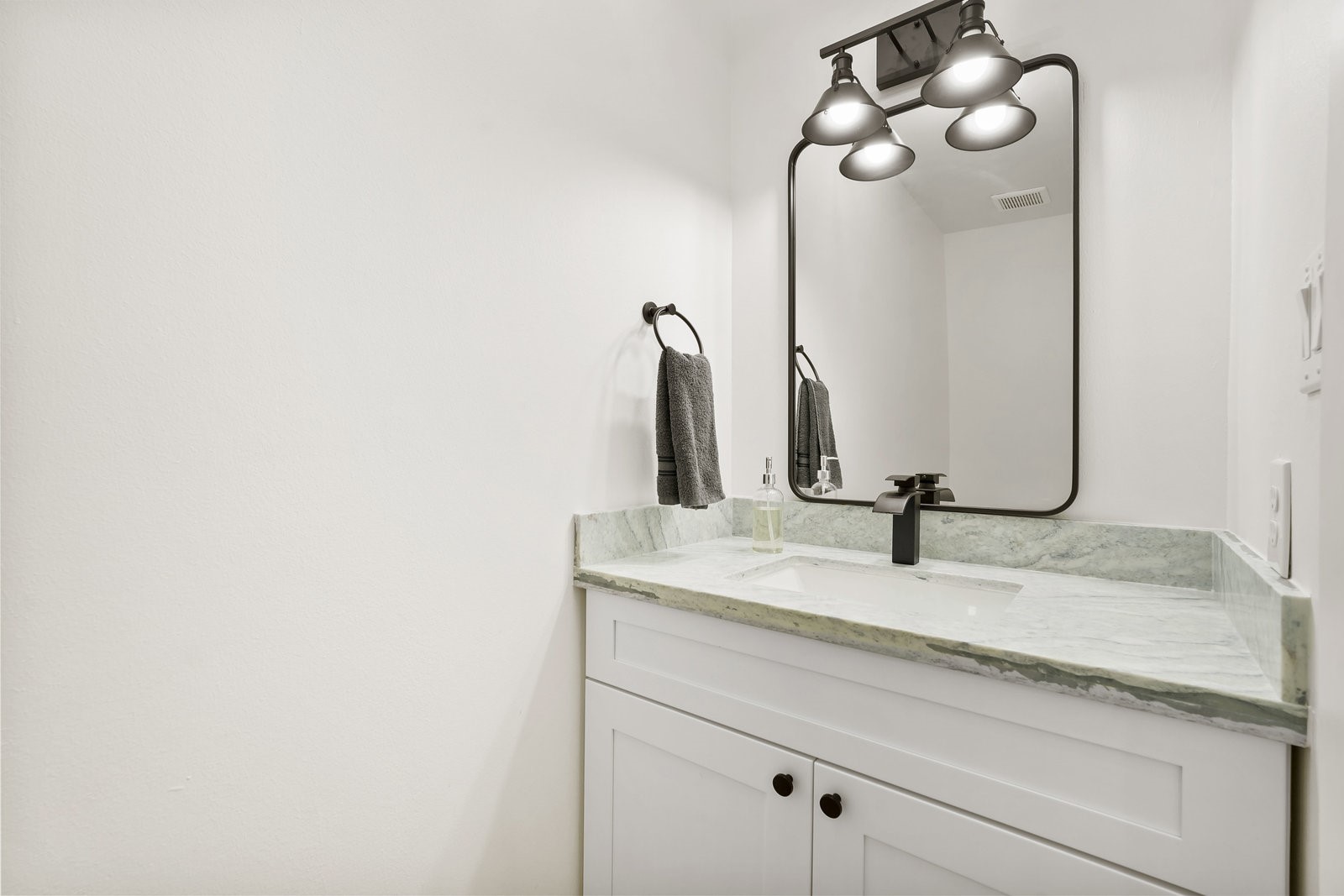 3327 Freshmeadows Drive Property Photo 23