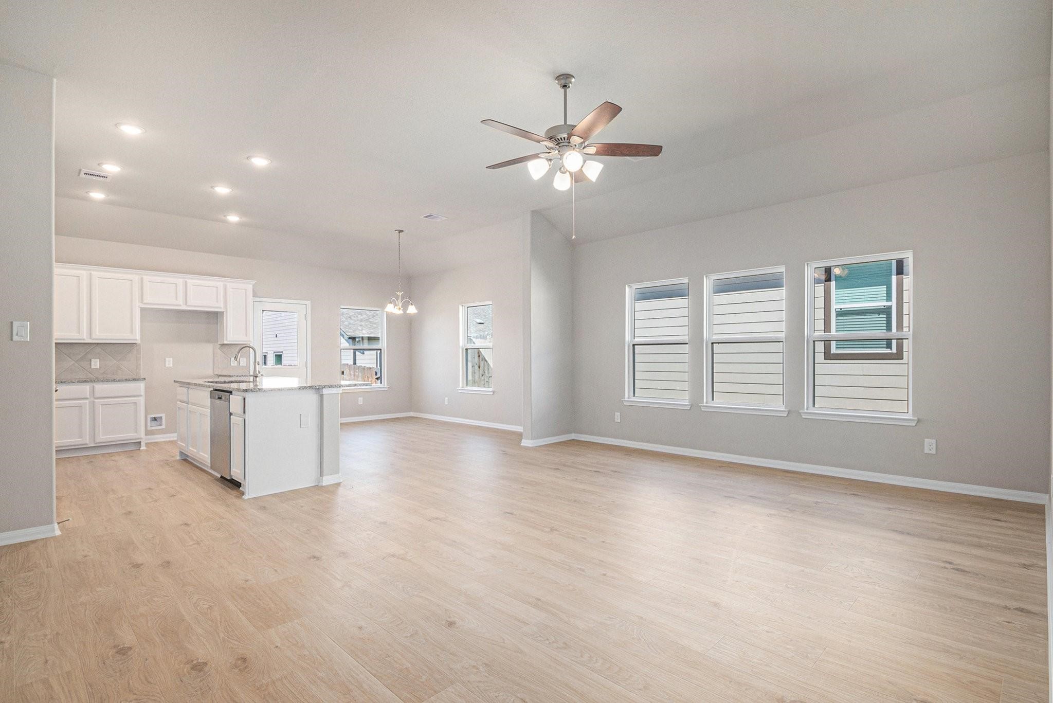 11123 Lulu Lane Property Photo 4