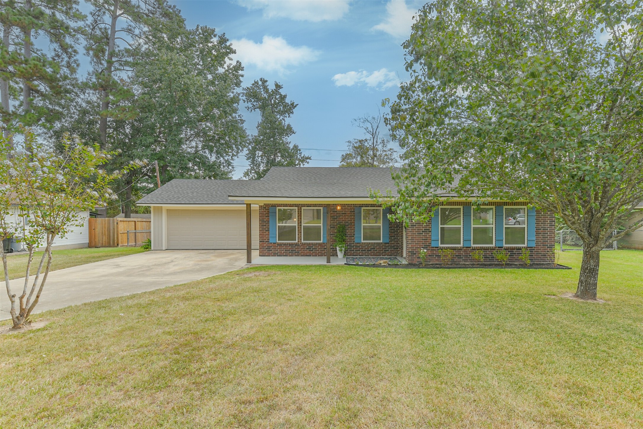 28814 Champion Oaks Drive Property Photo 1