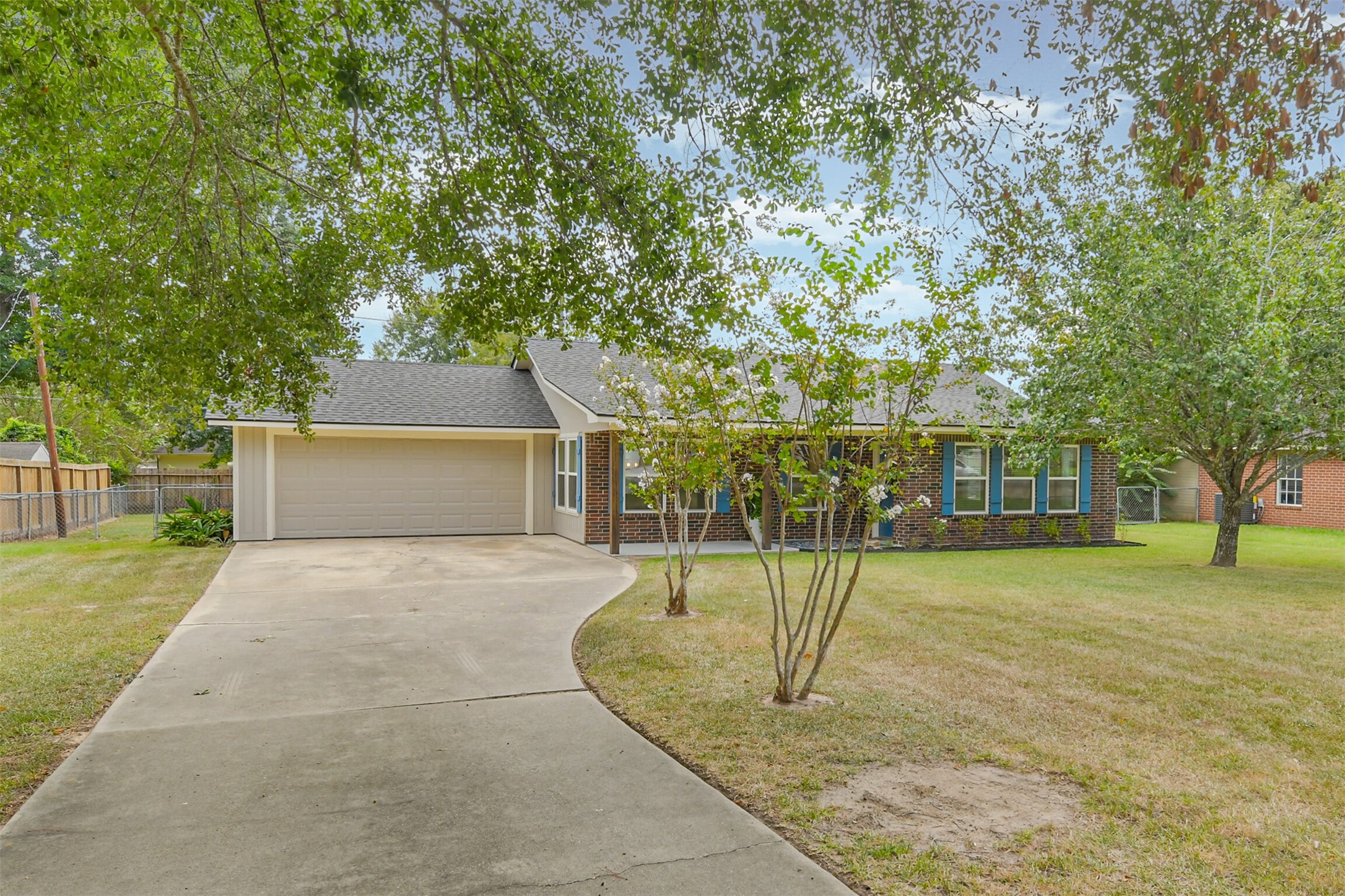 28814 Champion Oaks Drive Property Photo 2