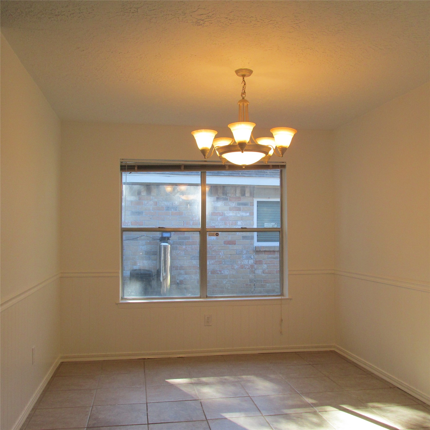 24042 Spring Gum Drive Property Photo 9