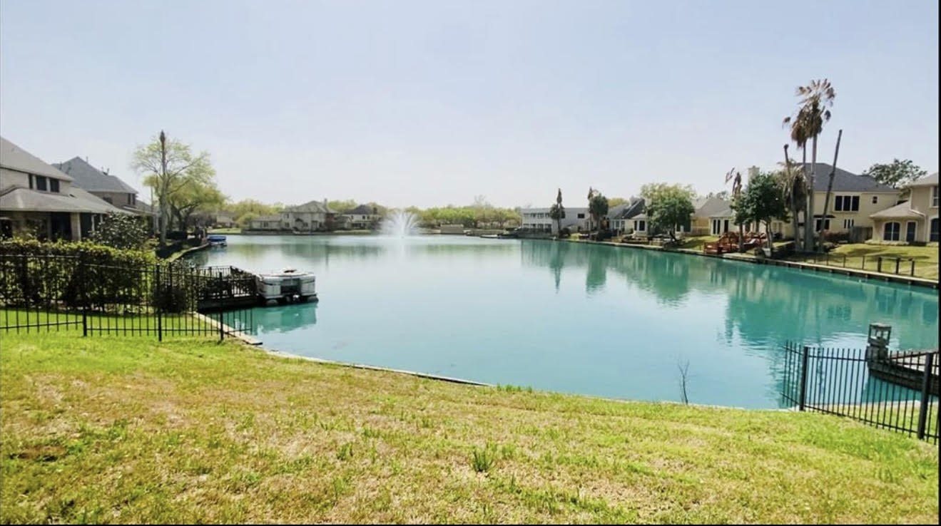 2823 Plantation Lakes Drive Property Photo 1