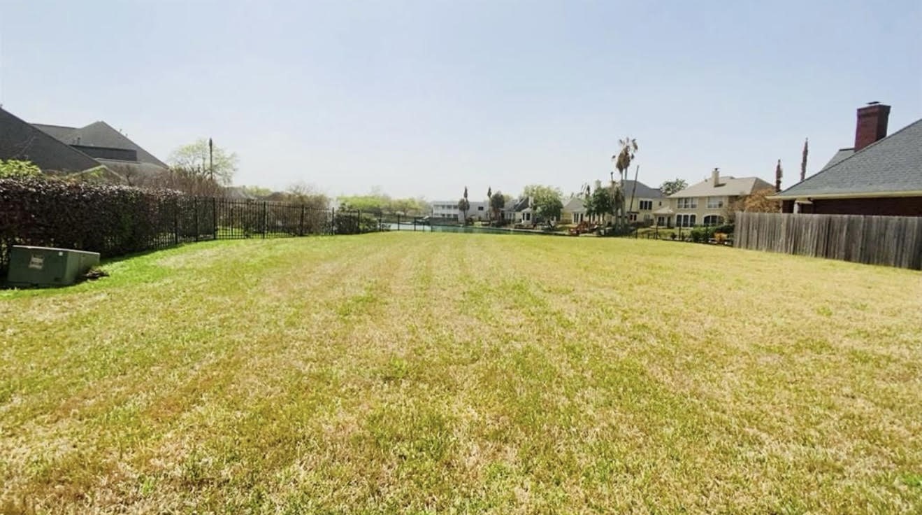 2823 Plantation Lakes Drive Property Photo 2