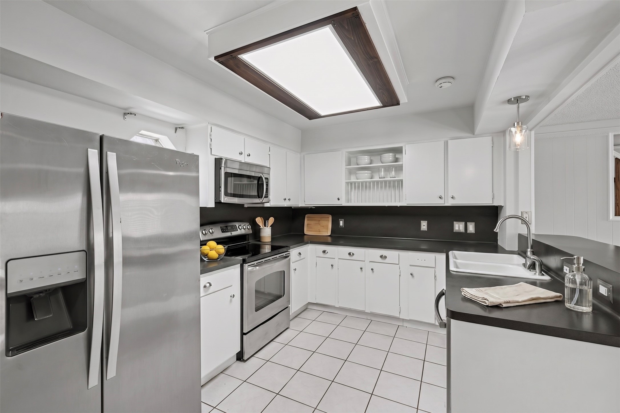 2711 Olympia Drive Property Photo 6