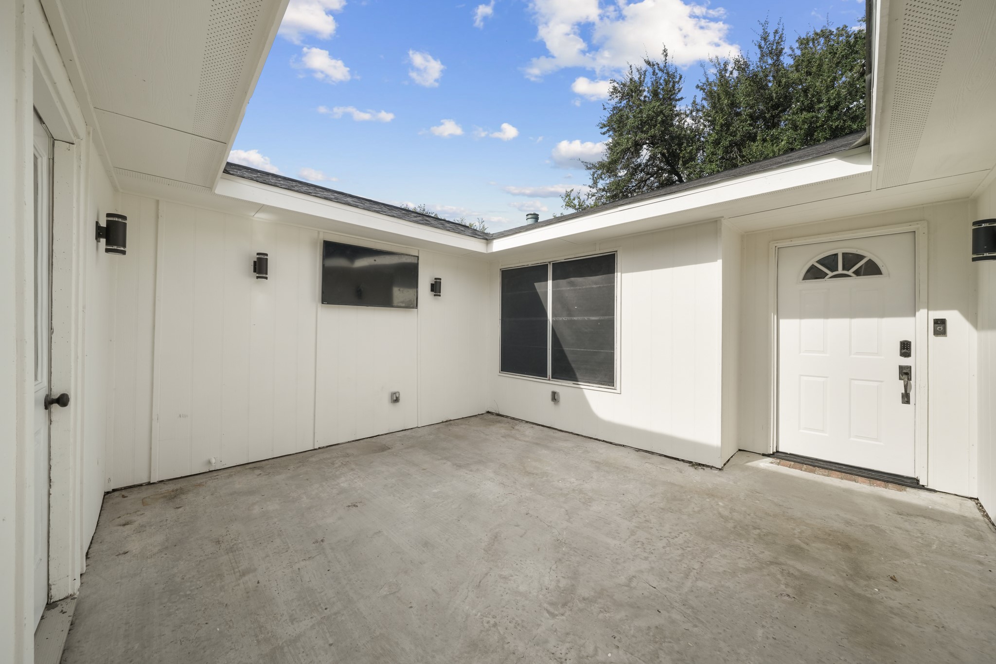10119 Stonemont Road Property Photo 2