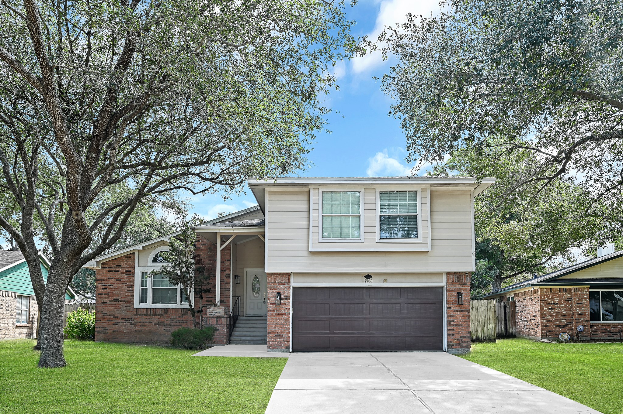 5134 Smokey River Drive Property Photo 1
