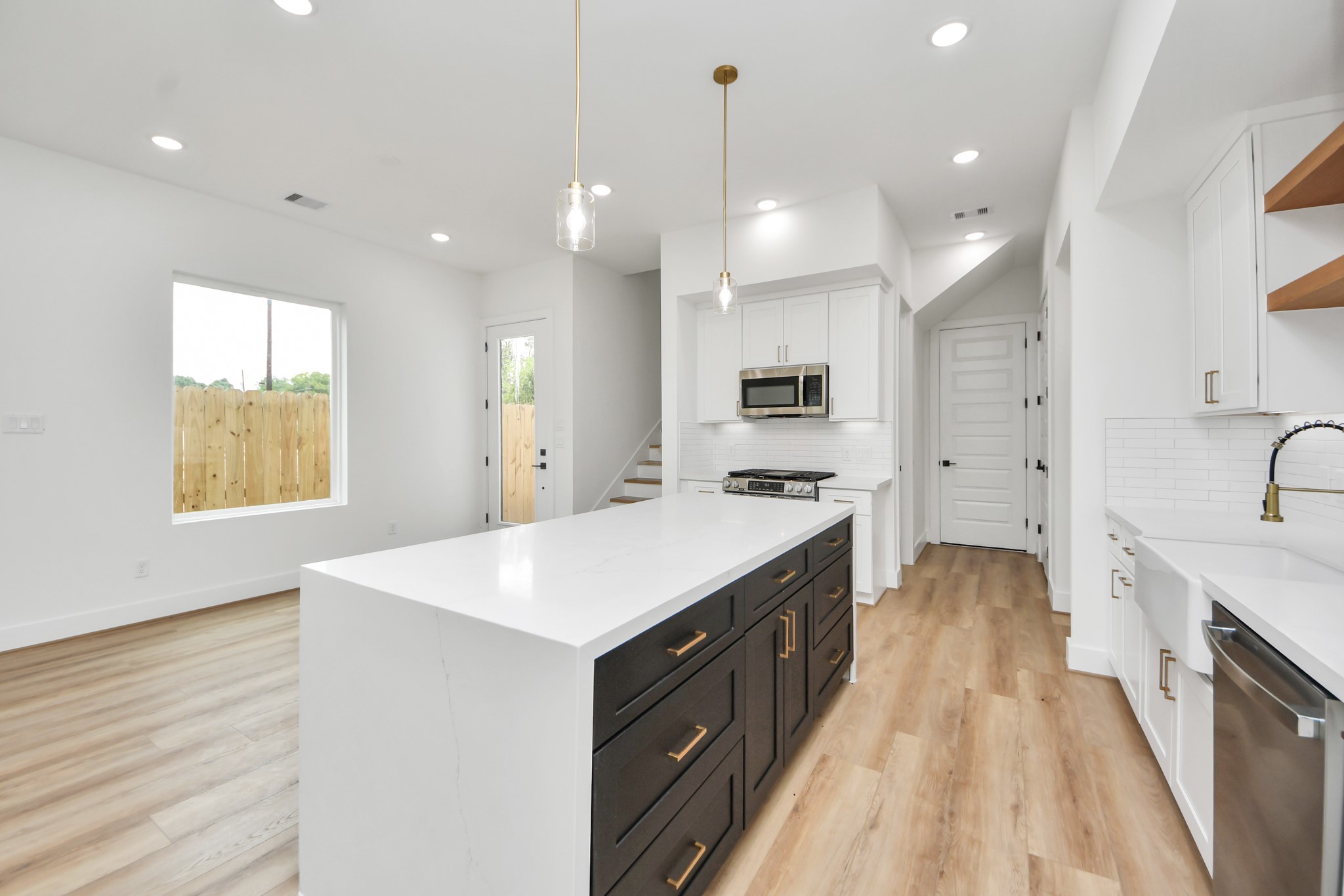 2604 Winbern Street Property Photo 14