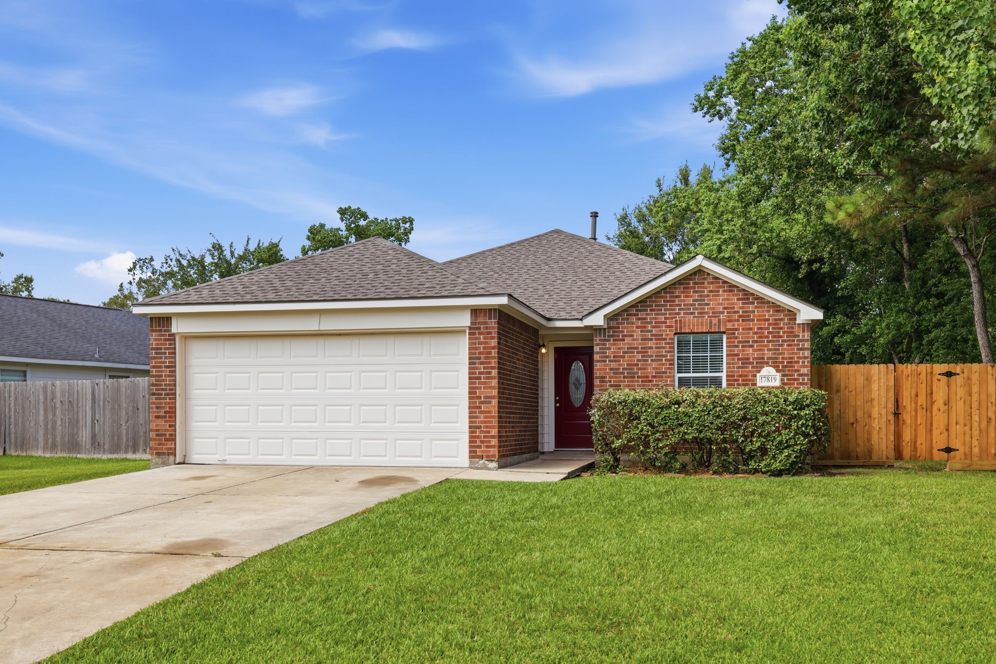 17819 Gimbals Way Property Photo 2