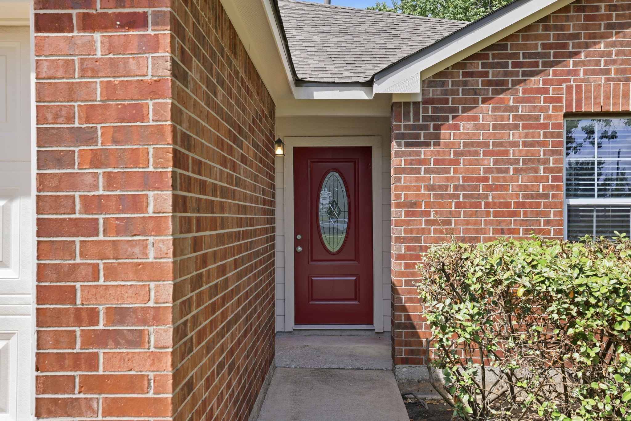 17819 Gimbals Way Property Photo 3