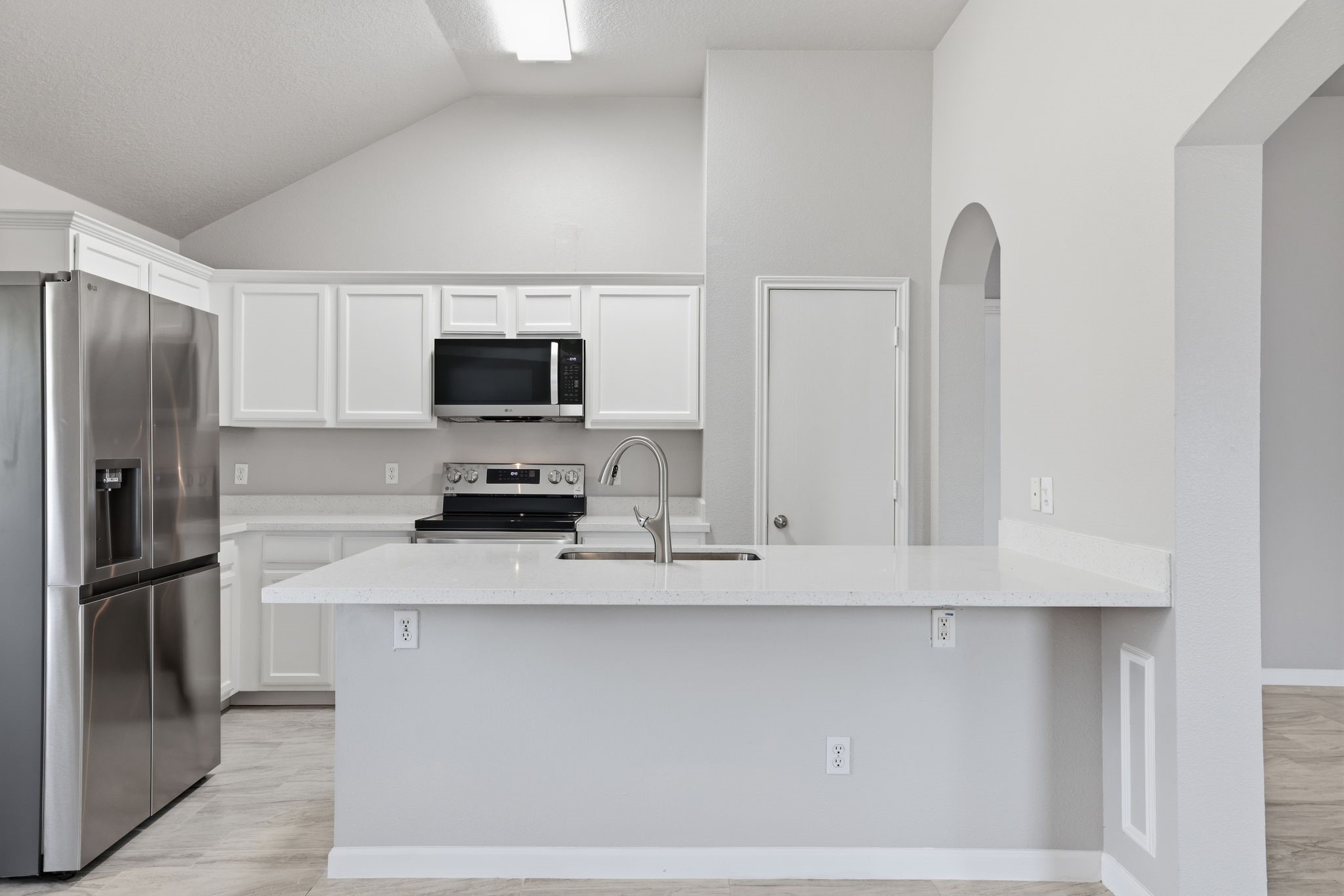 17819 Gimbals Way Property Photo 8