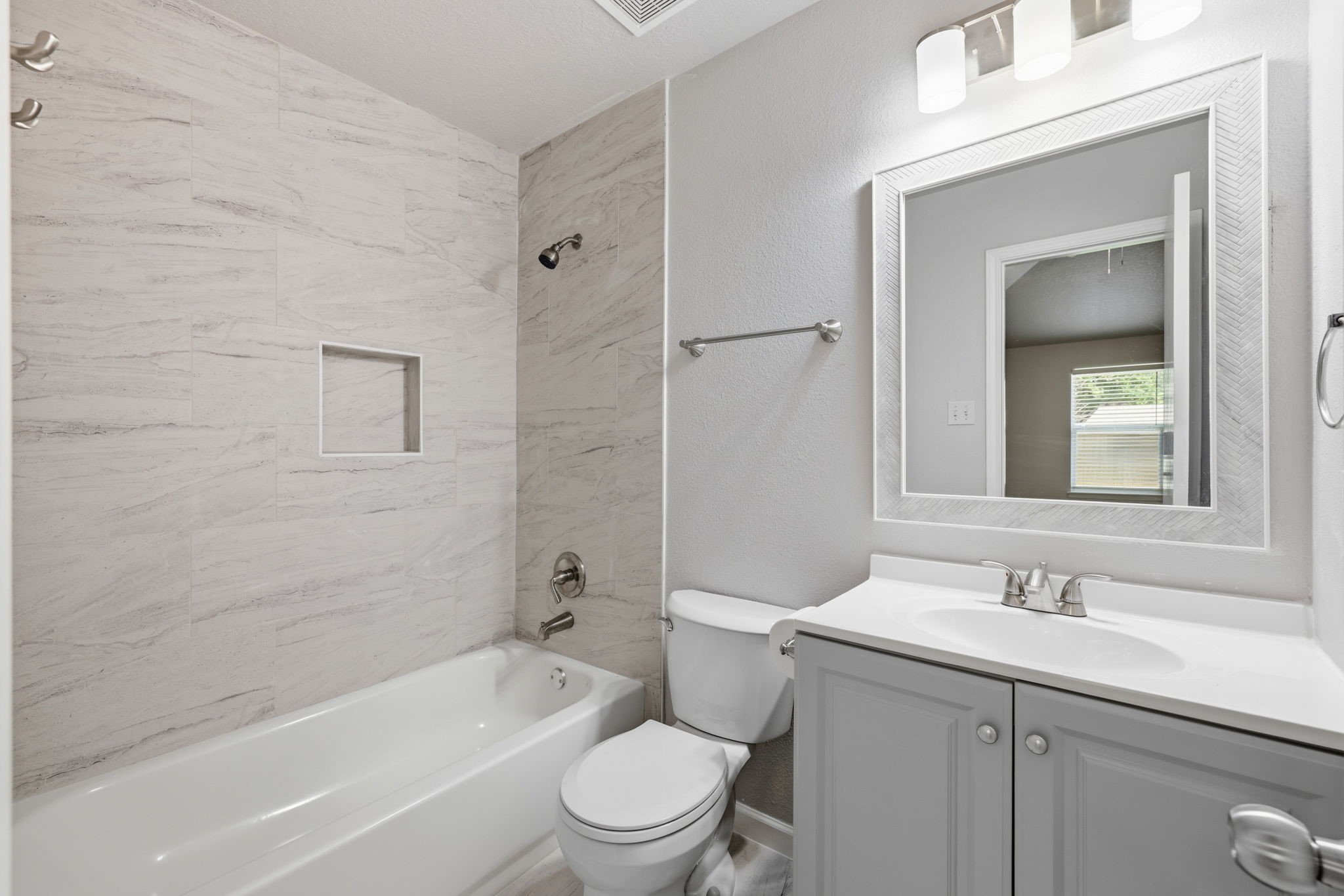 17819 Gimbals Way Property Photo 13