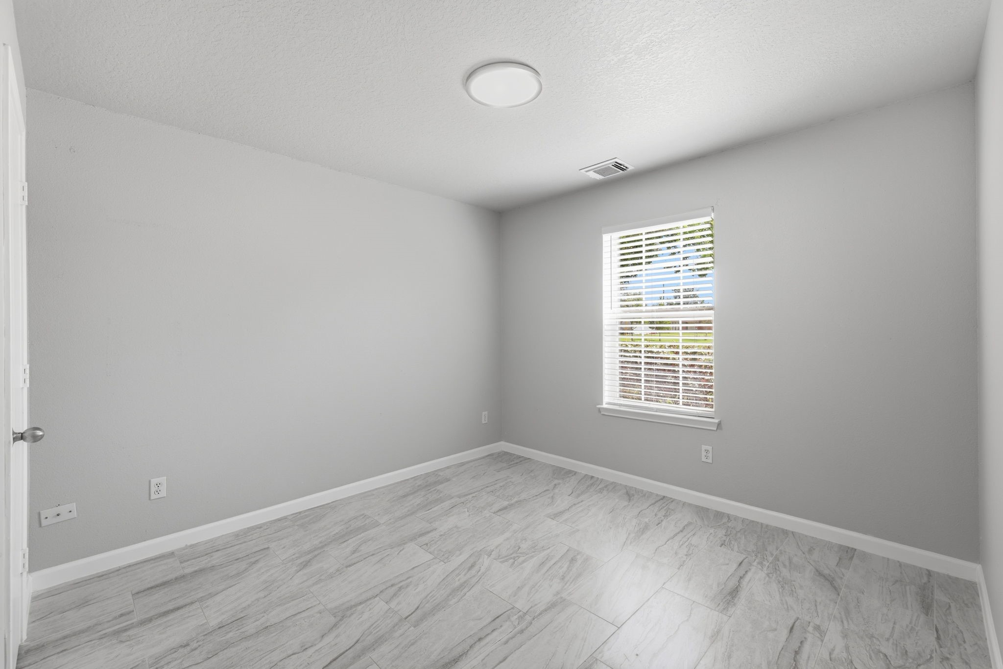 17819 Gimbals Way Property Photo 15