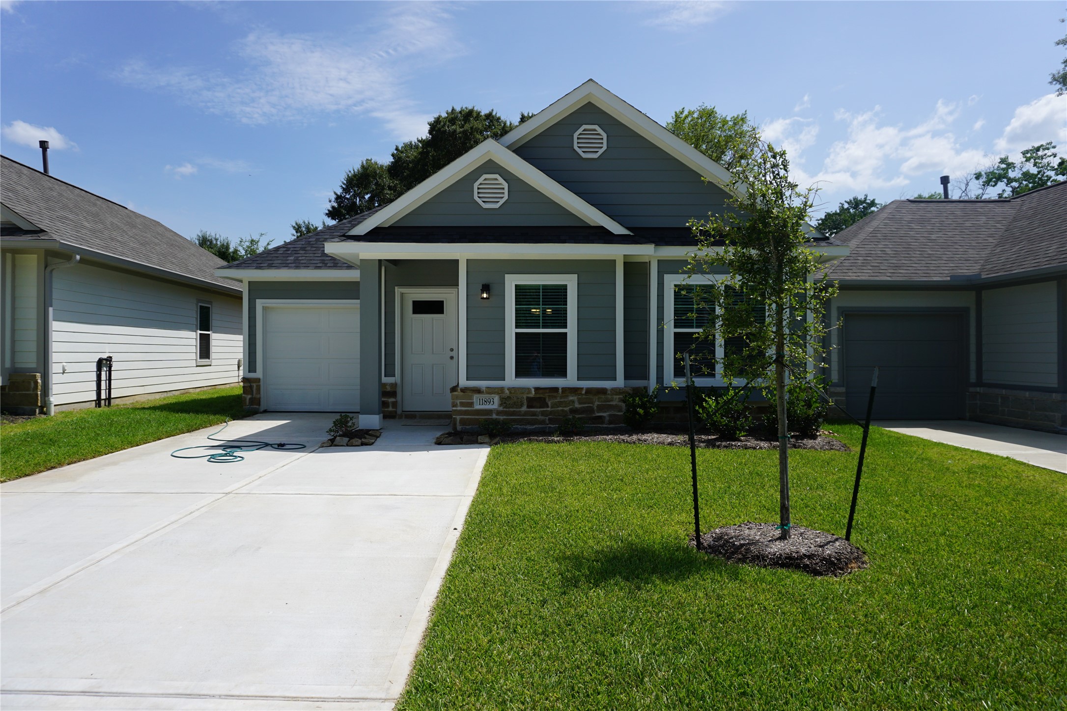 11893 EAST GATE Drive Property Photo 1