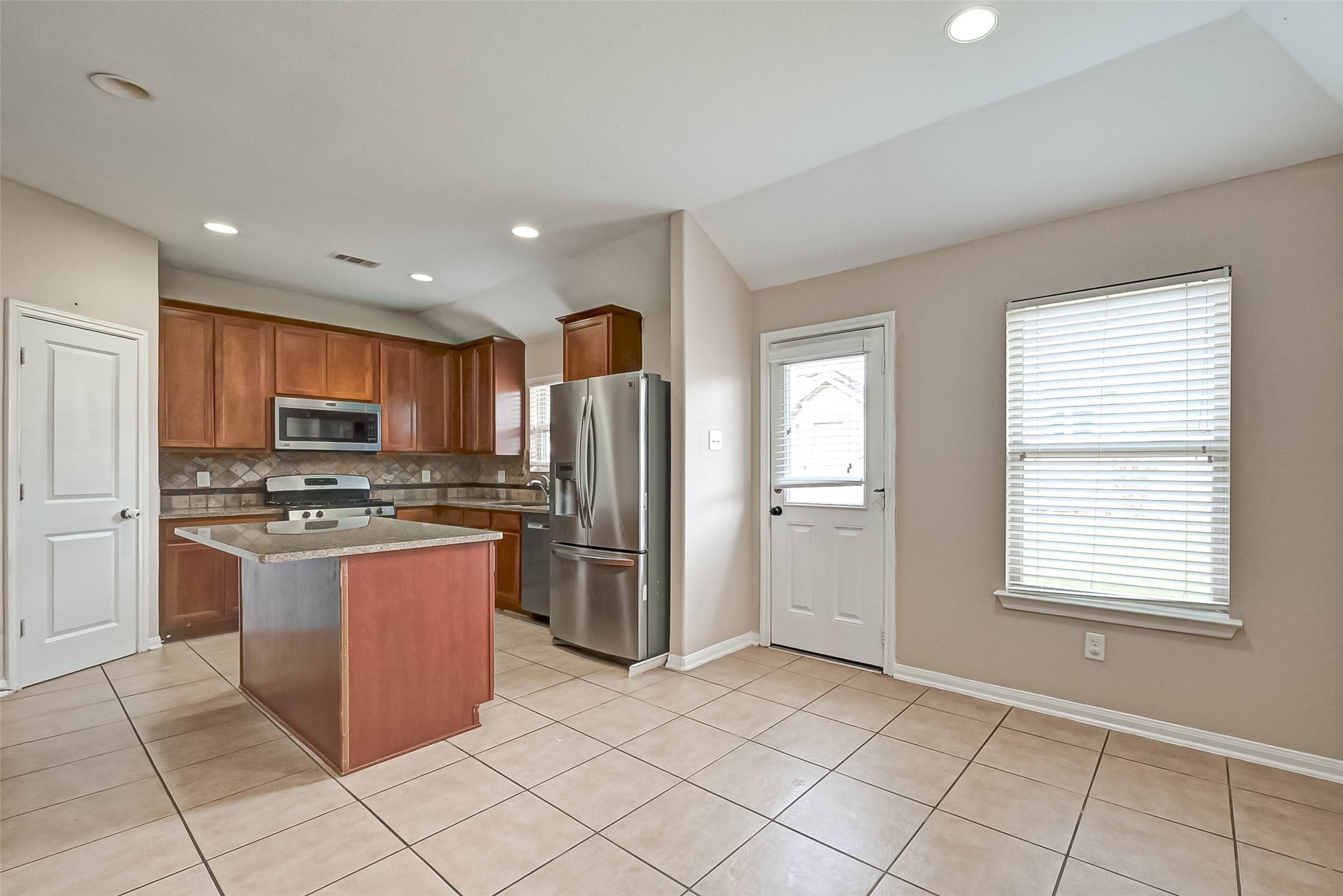 6402 Black Bamboo Lane Property Photo 8