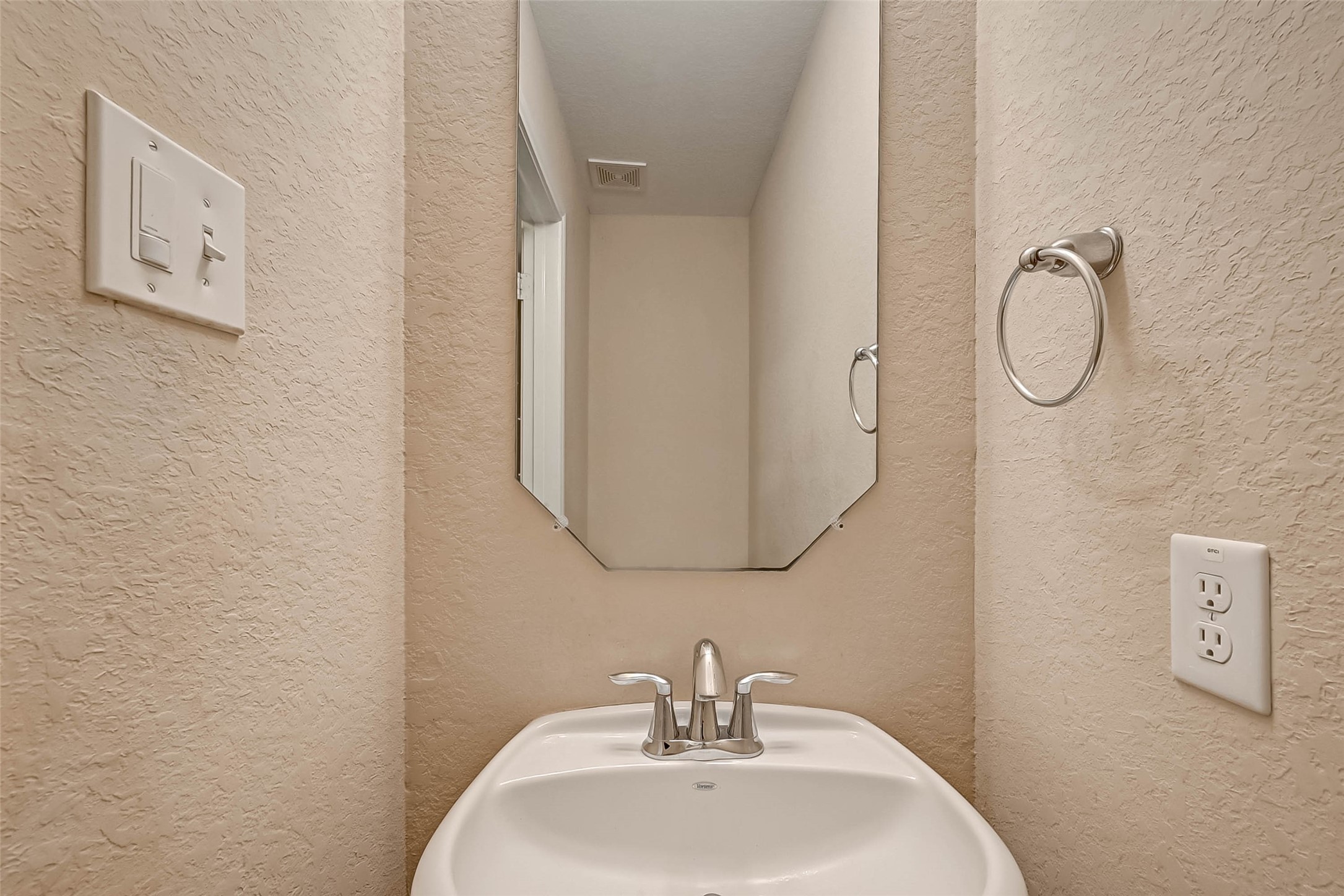 6402 Black Bamboo Lane Property Photo 16