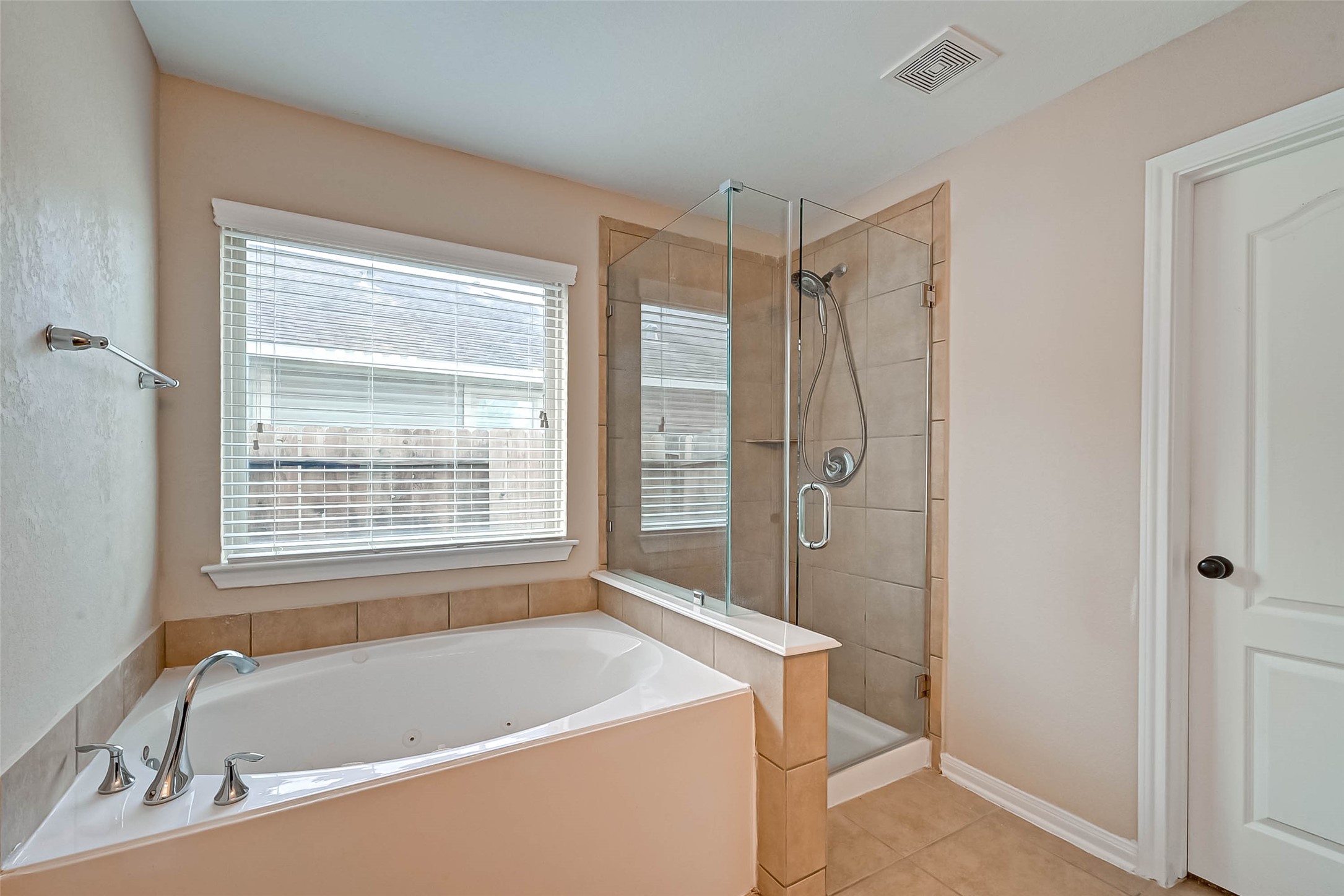 6402 Black Bamboo Lane Property Photo 23