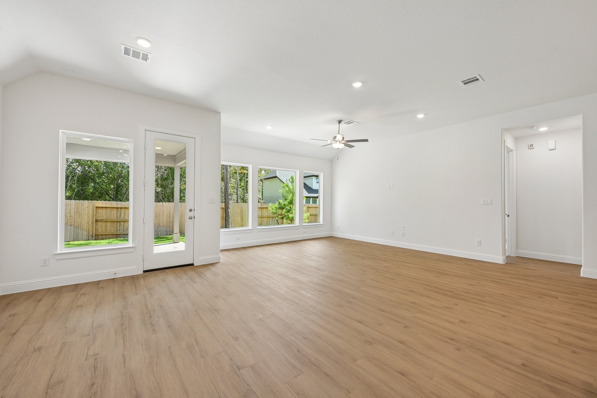 29752 Brushy Gables Drive Property Photo 8