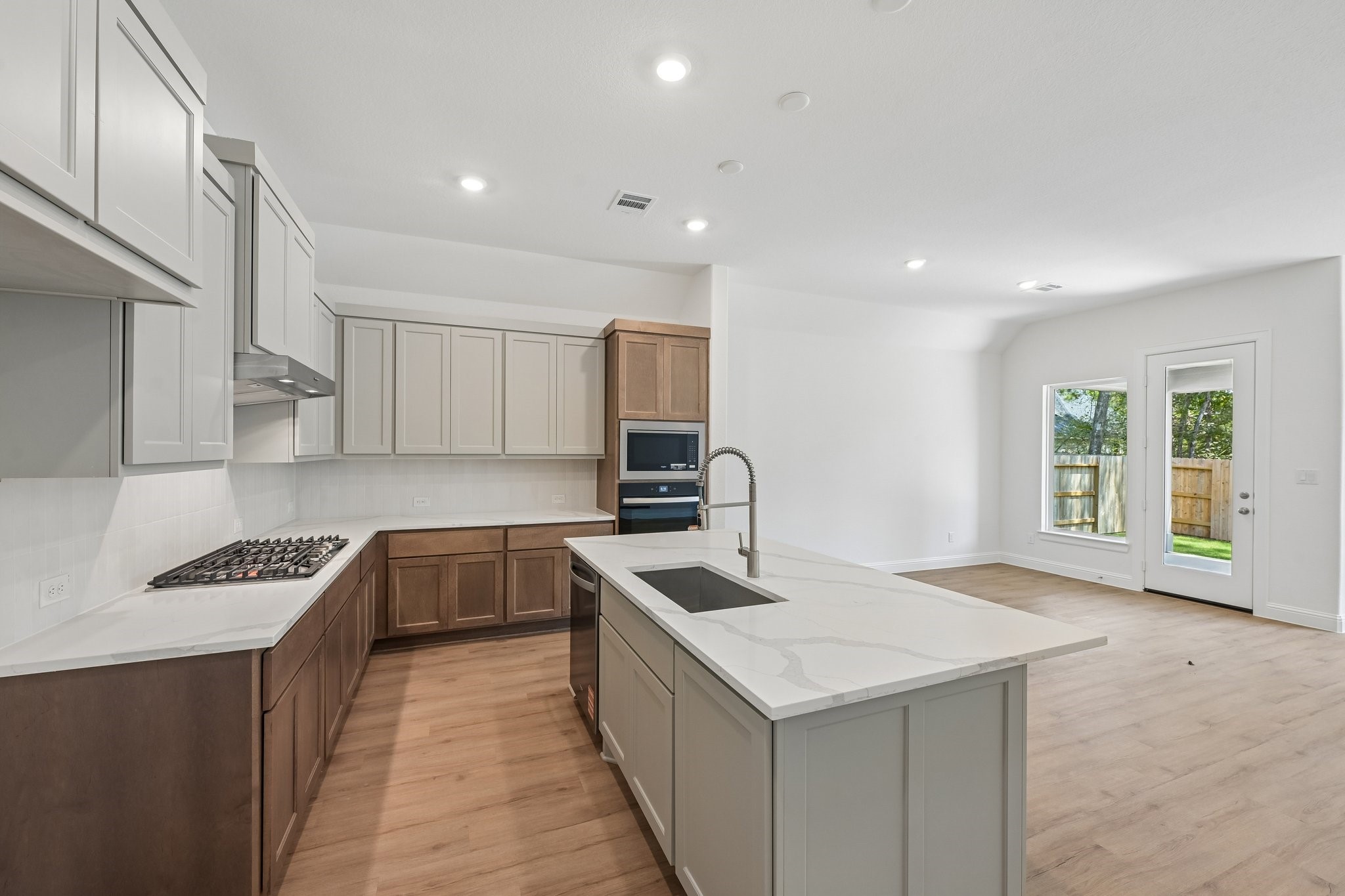 29752 Brushy Gables Drive Property Photo 10