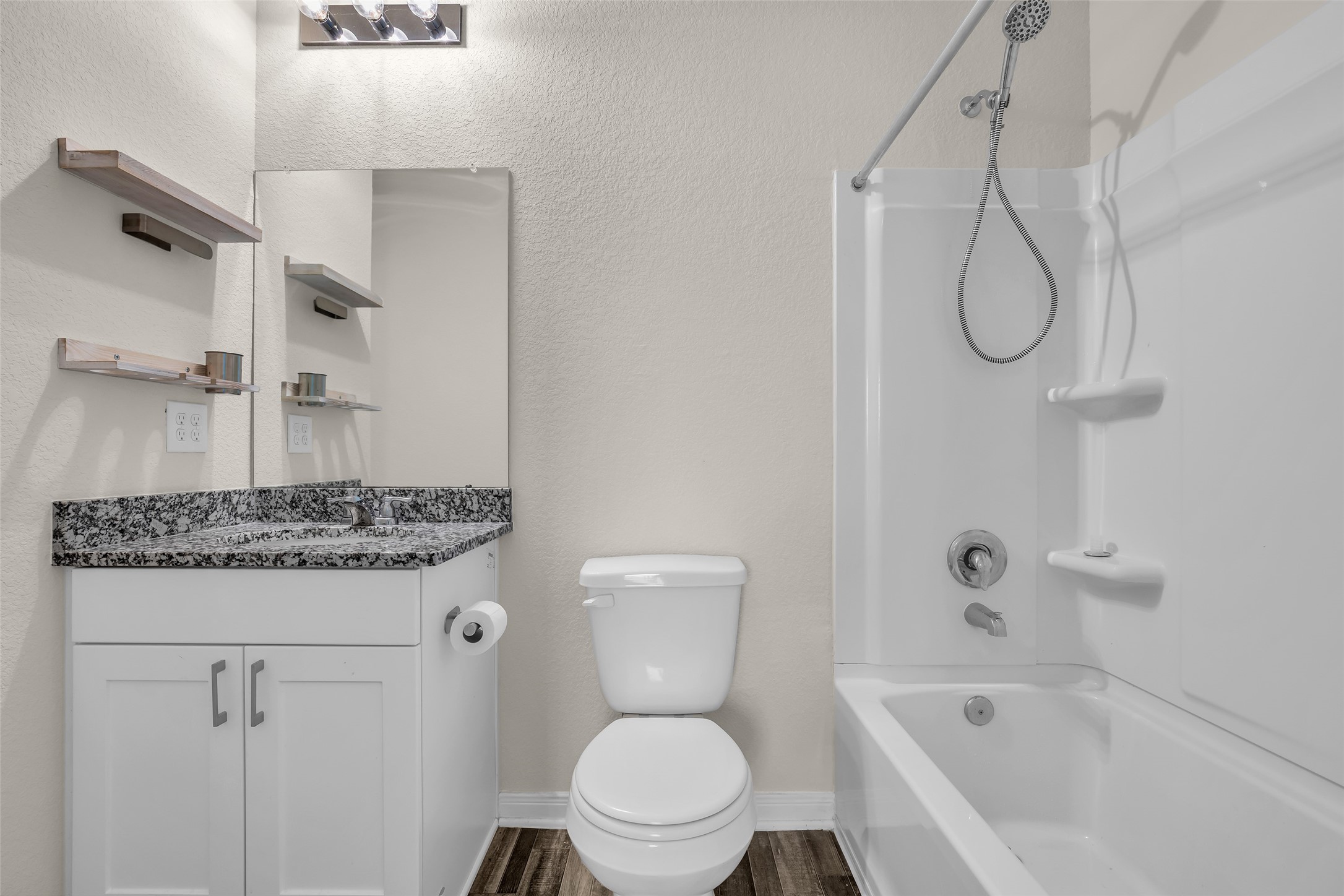 2511 17th Street Property Photo 18
